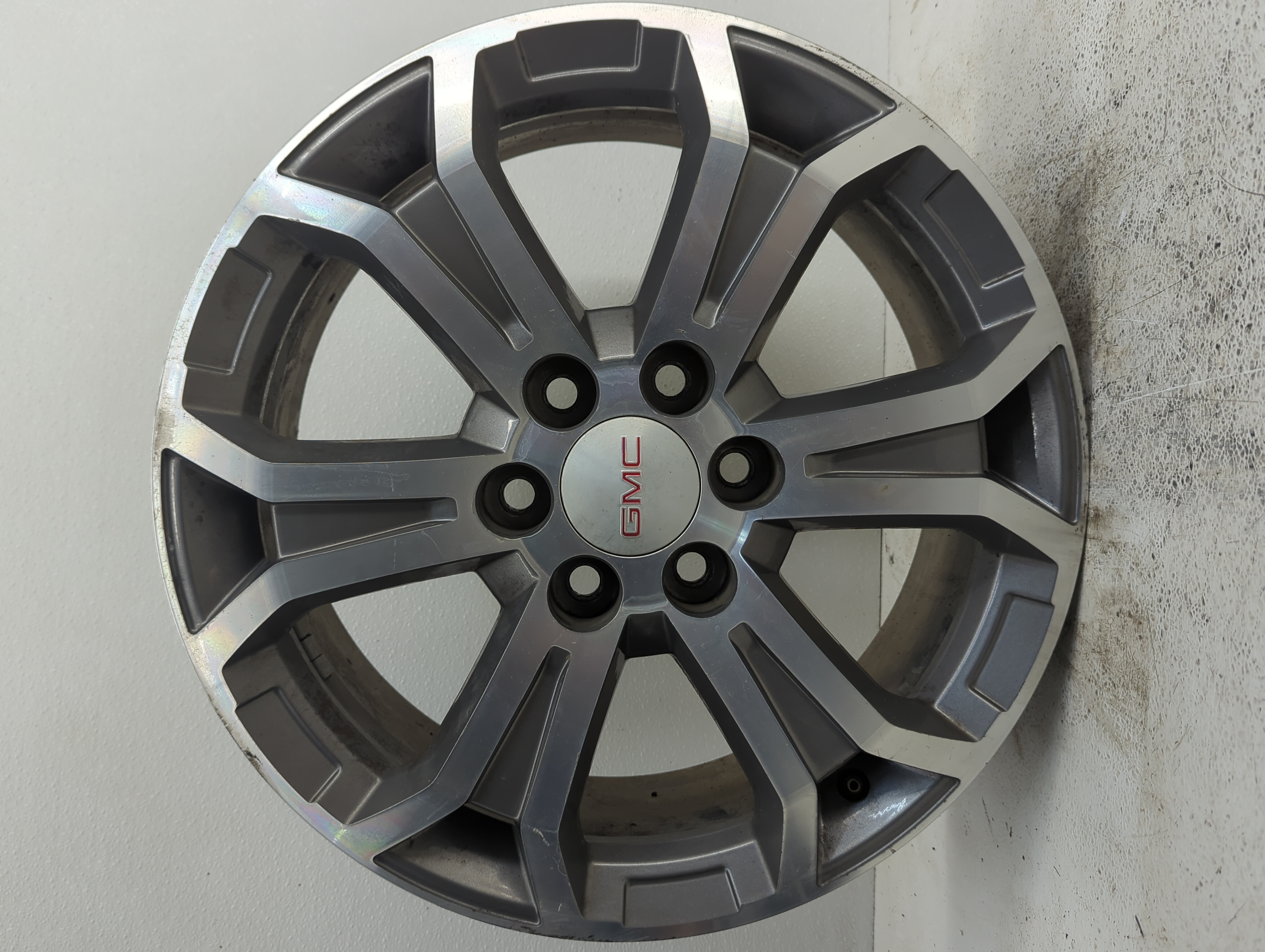 Picture of 2013-2016 Gmc Acadia Wheel Rim Oem 1086092