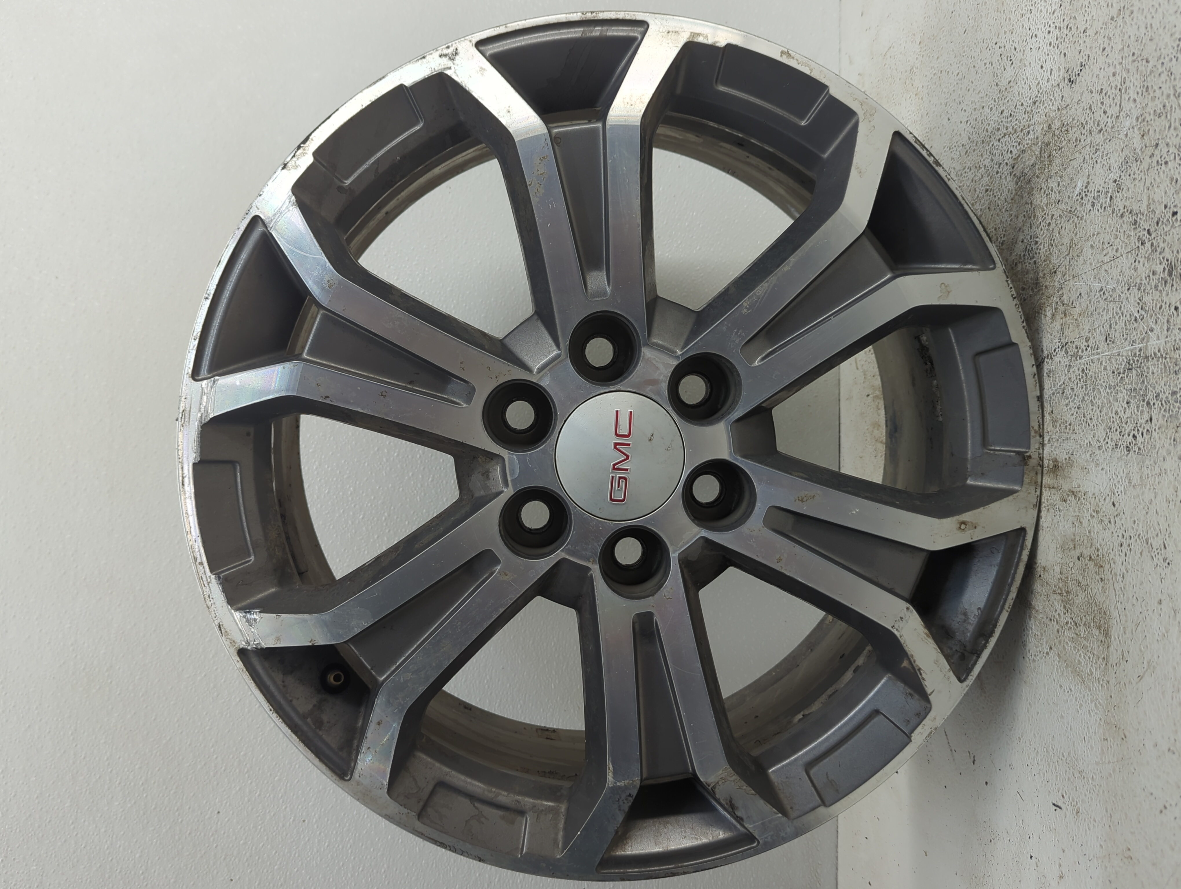 Picture of 2013-2016 Gmc Acadia Wheel Rim Oem 1086093