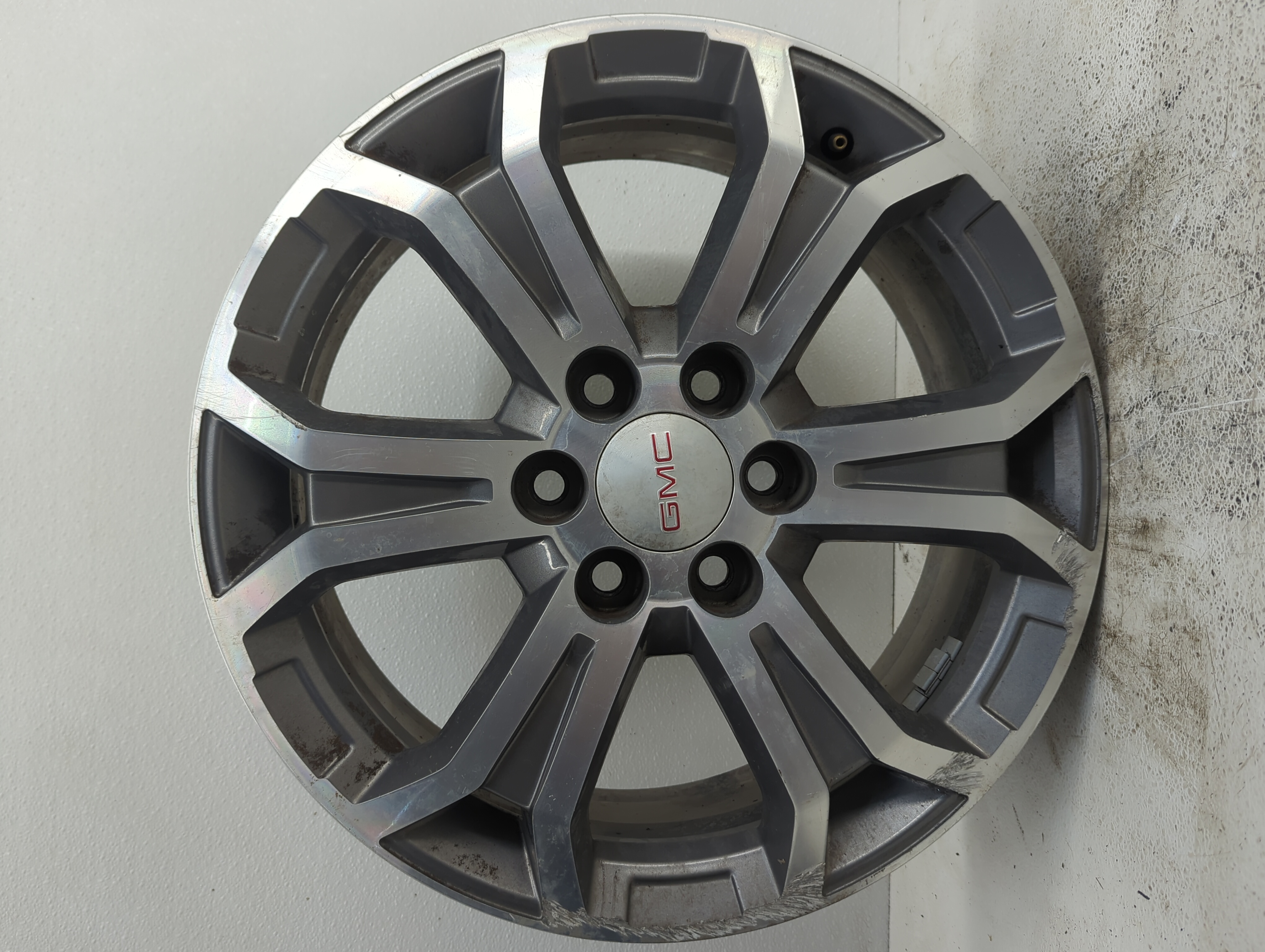 Picture of 2013-2016 Gmc Acadia Wheel Rim Oem 1086094