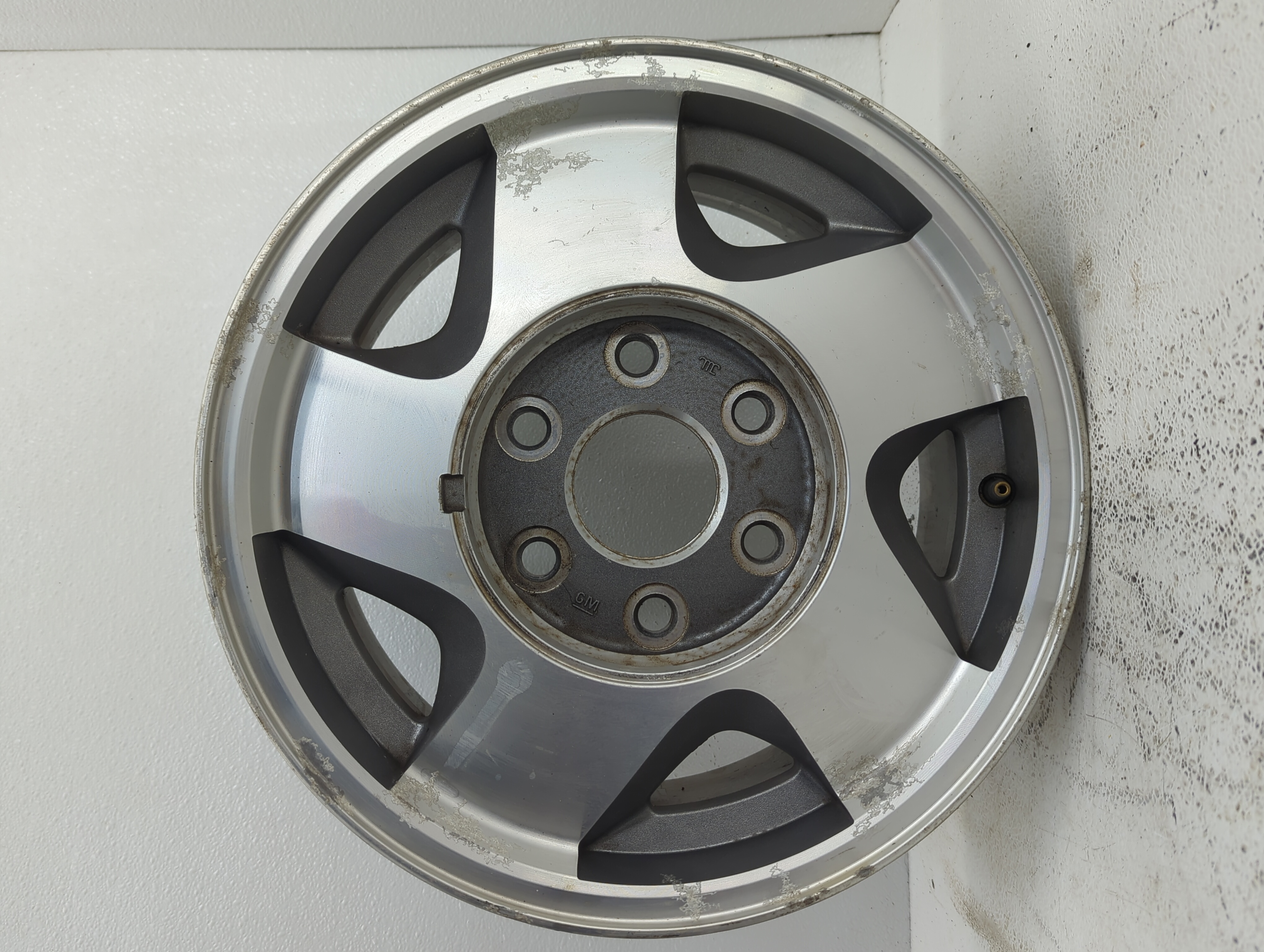 Picture of 1995-1999 Chevrolet Tahoe Wheel Rim Oem 1088141