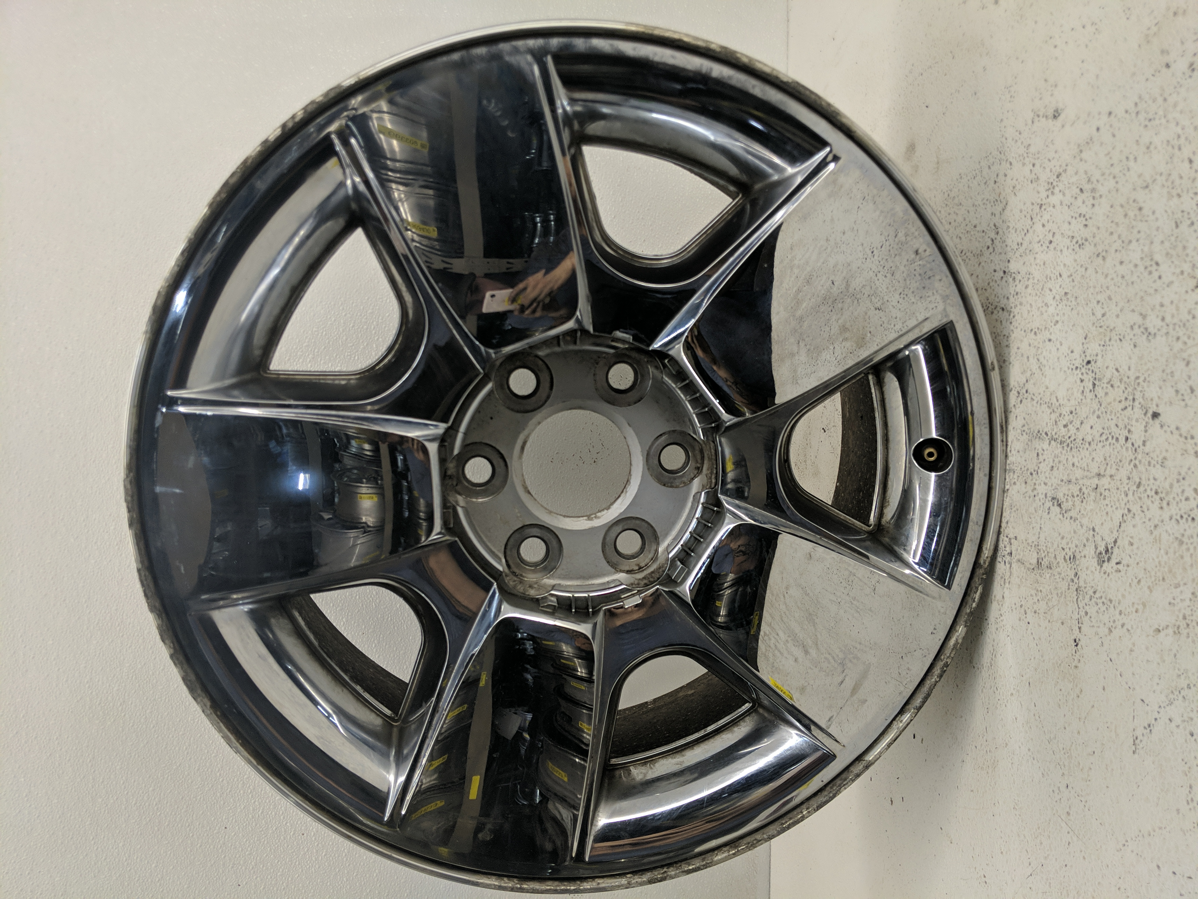 2009-2011 Chevrolet Silverado 1500 Wheel Rim Oem 1088464 - Oemusedautoparts1.com