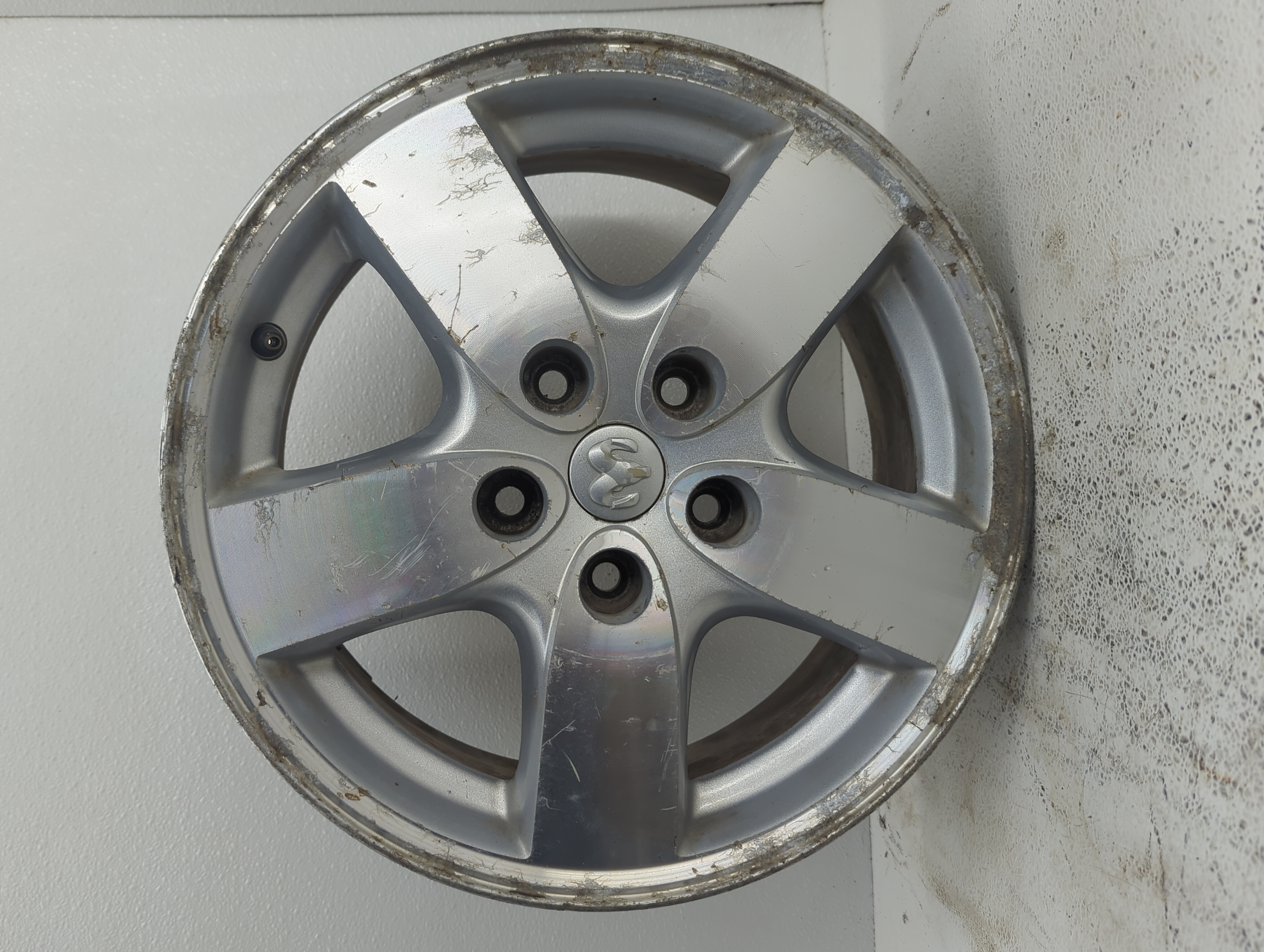 2005-2007 Dodge Caravan Wheel Rim Oem 1088565 - Oemusedautoparts1.com