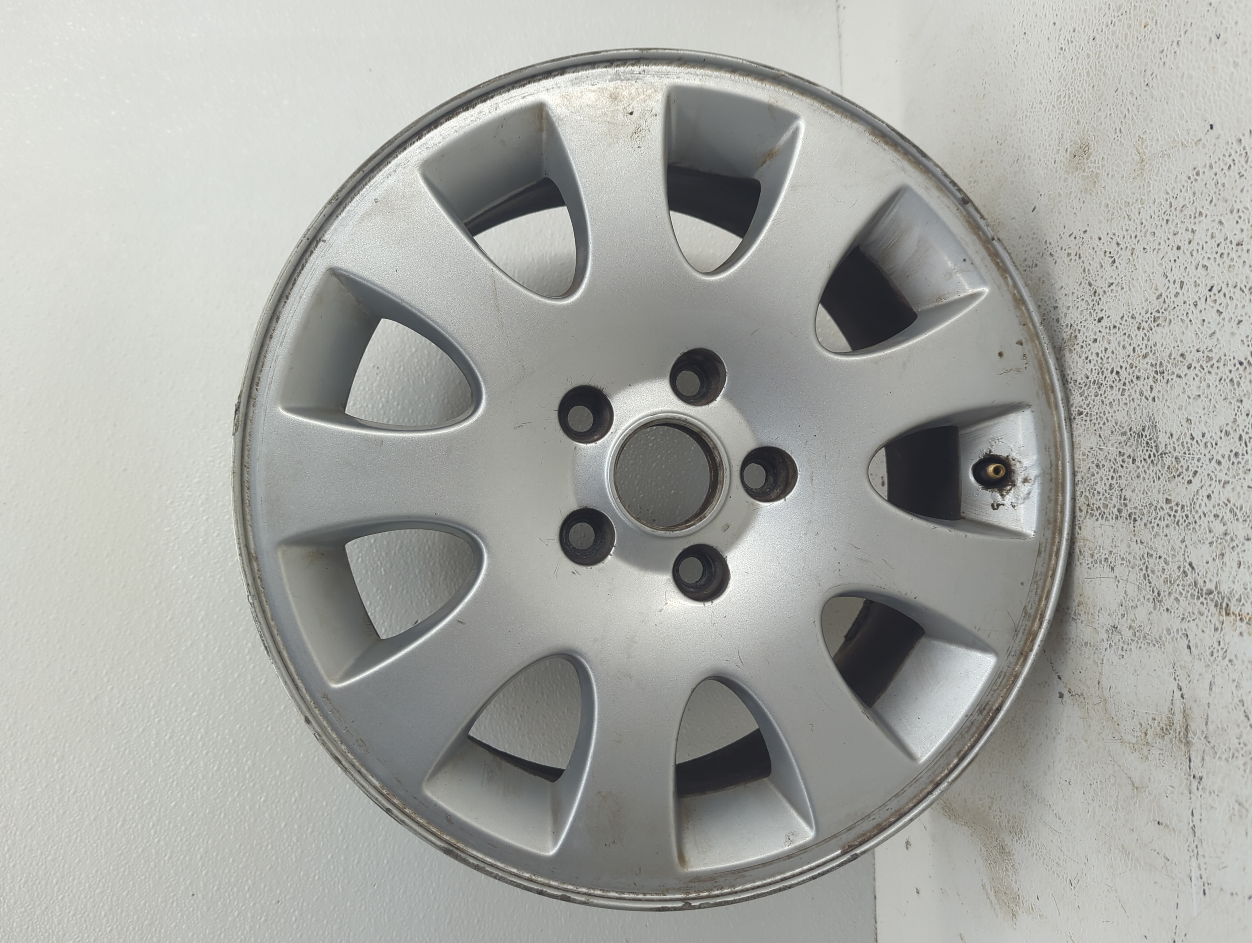 1998-2004 Audi A6 Wheel Rim Oem 1088569 - Oemusedautoparts1.com