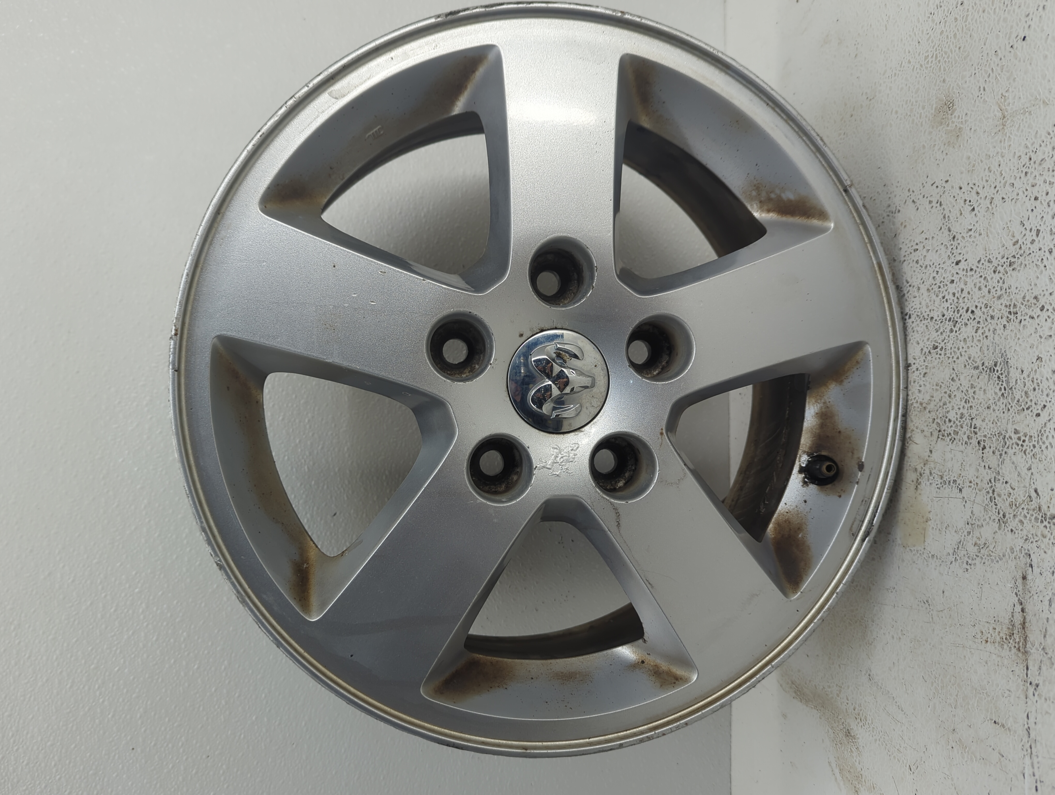 Dodge Caravan Wheel Rim Oem 1088576 - Oemusedautoparts1.com