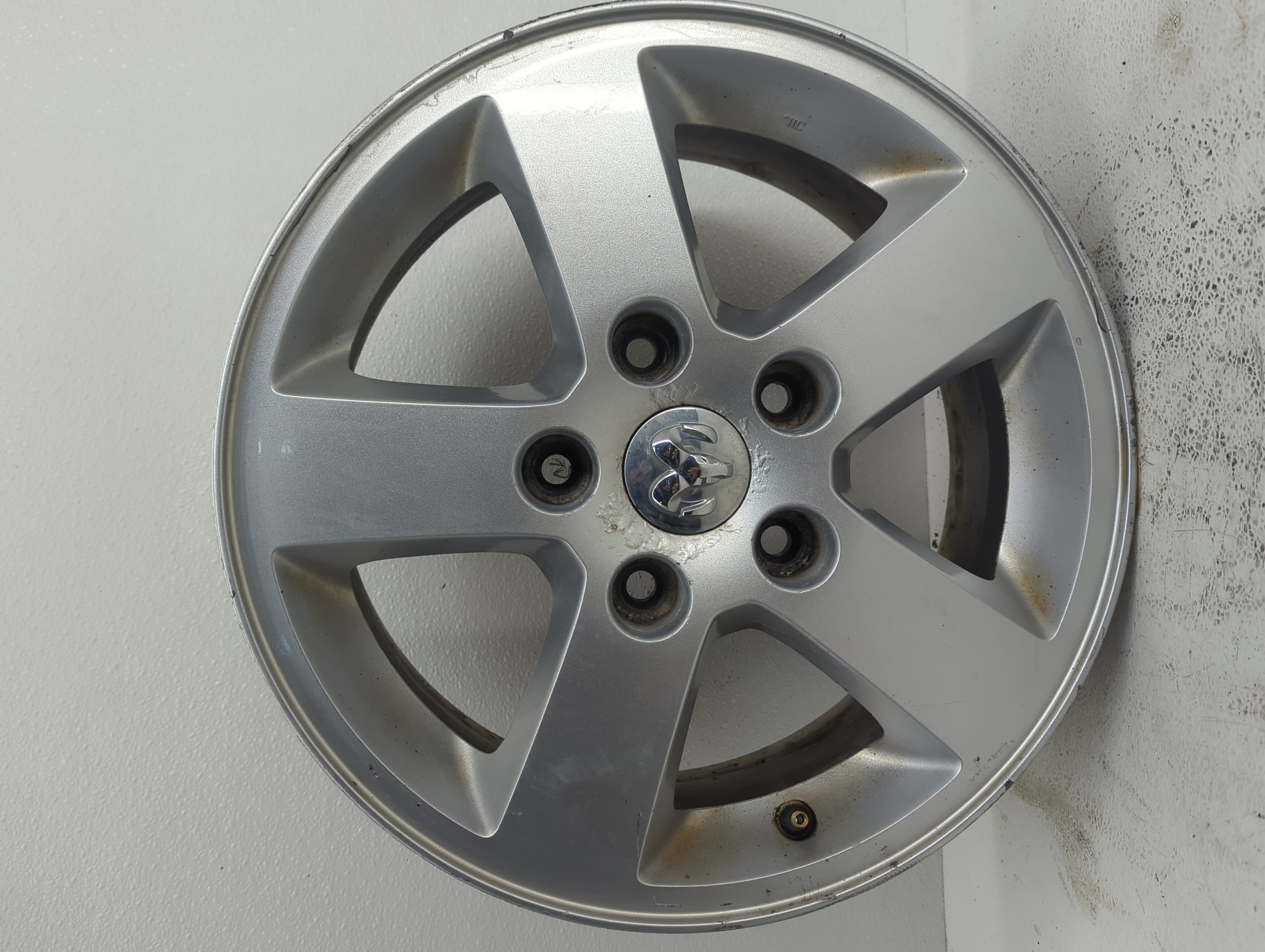 Dodge Caravan Wheel Rim Oem 1088577 - Oemusedautoparts1.com