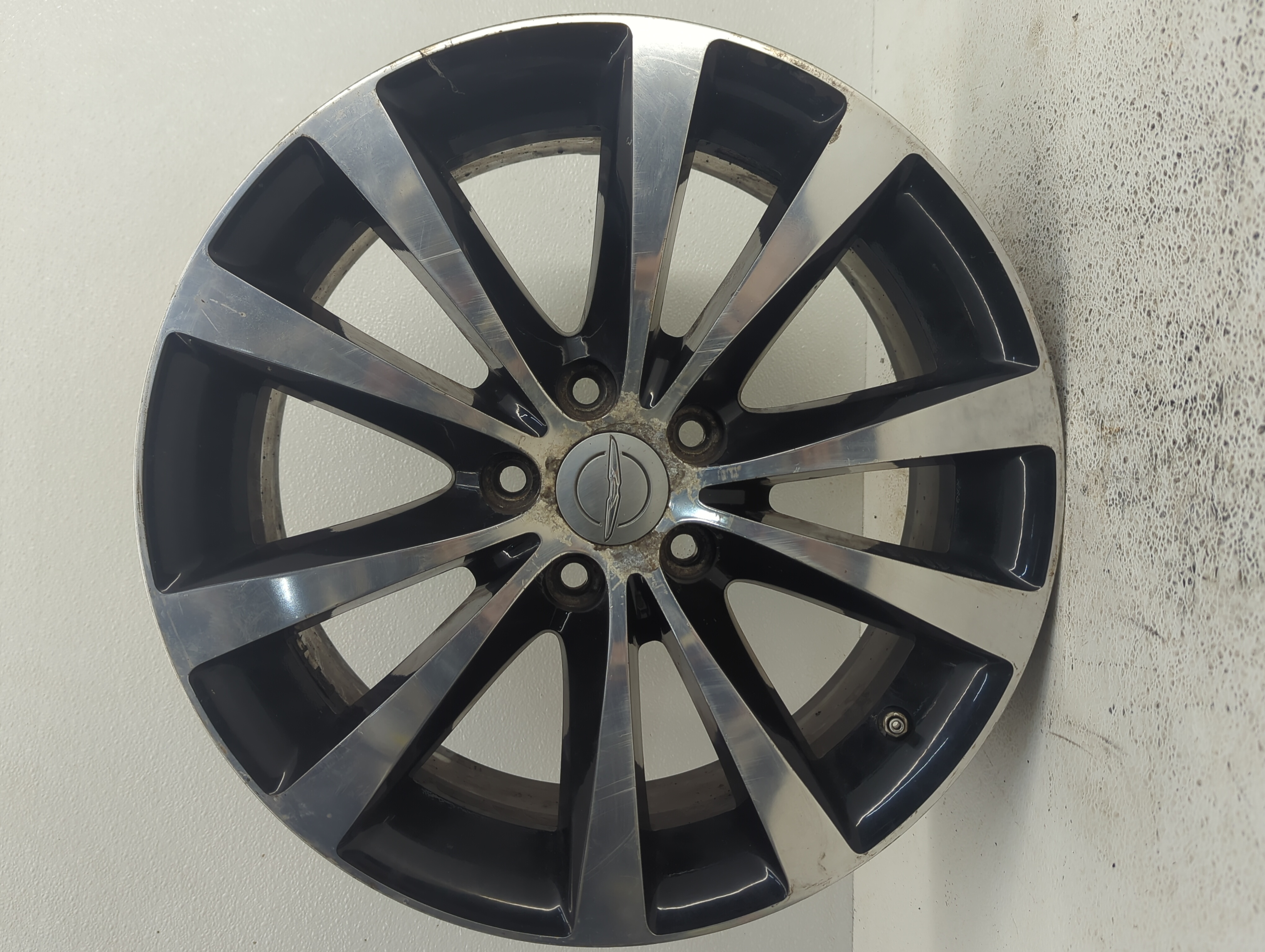 2011-2014 Chrysler 200 Wheel Rim Oem 1090042 - Oemusedautoparts1.com
