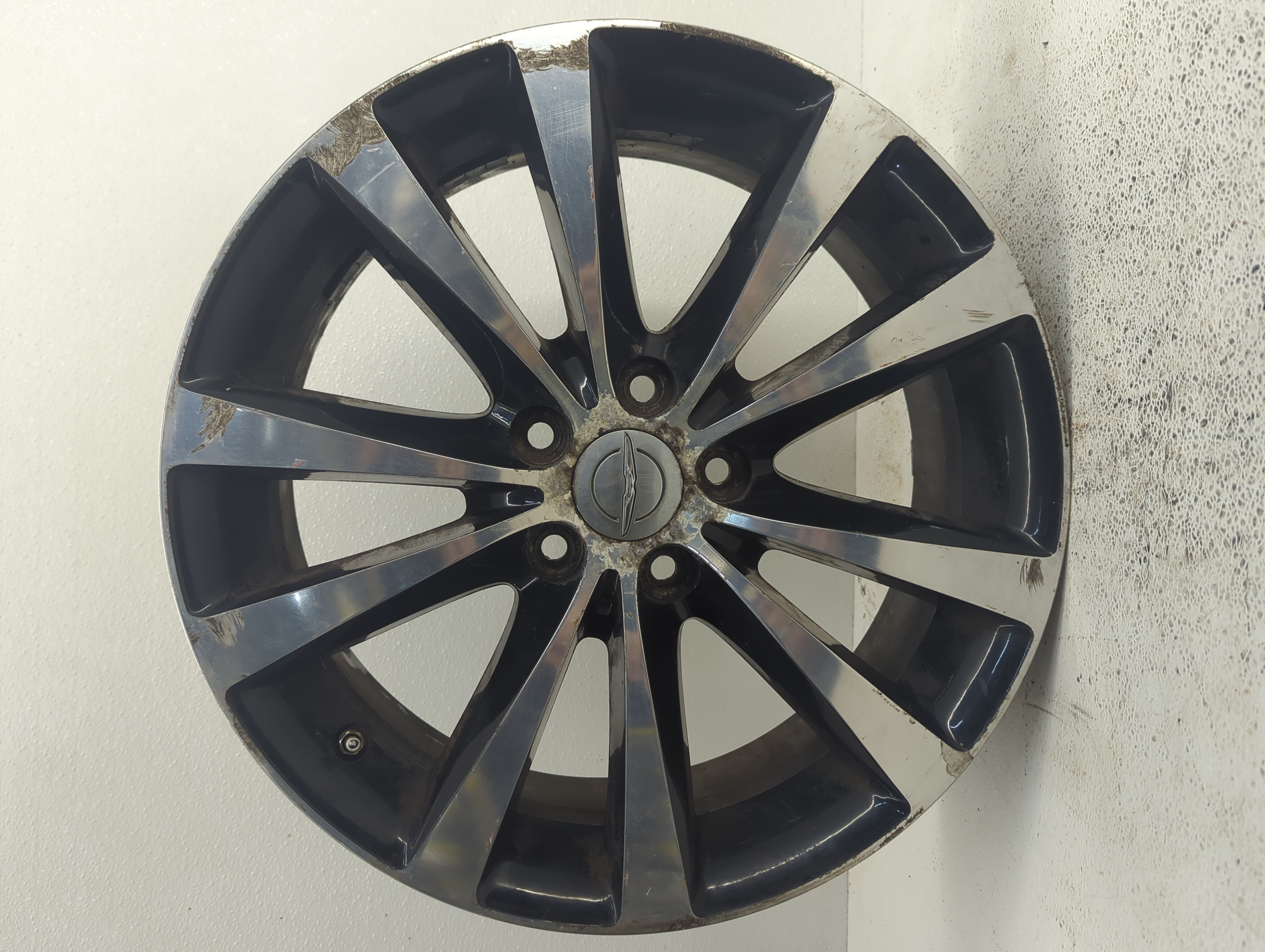 2011-2014 Chrysler 200 Wheel Rim Oem 1090043 - Oemusedautoparts1.com