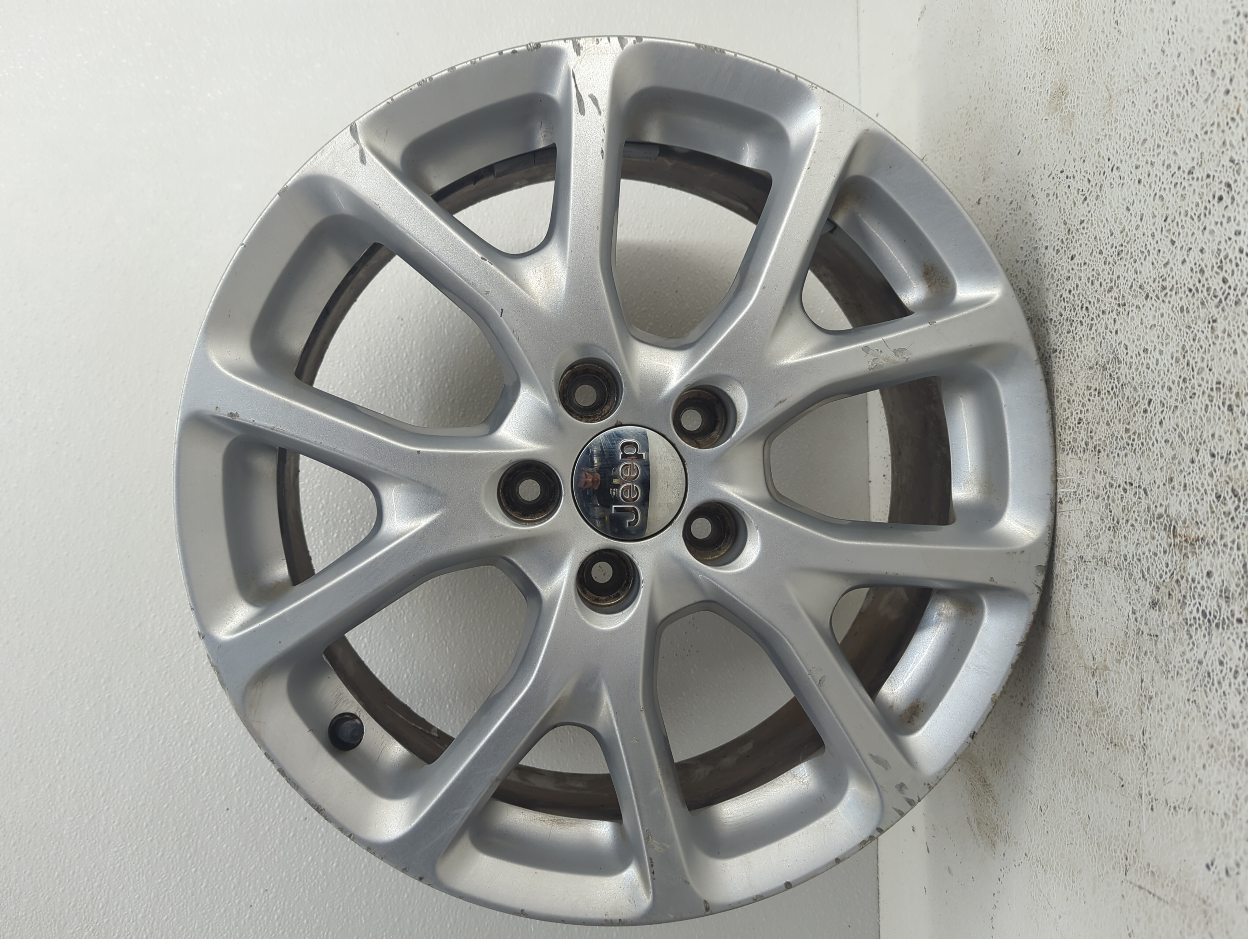 2014-2018 Jeep Cherokee Wheel Rim Oem 1091630 - Oemusedautoparts1.com