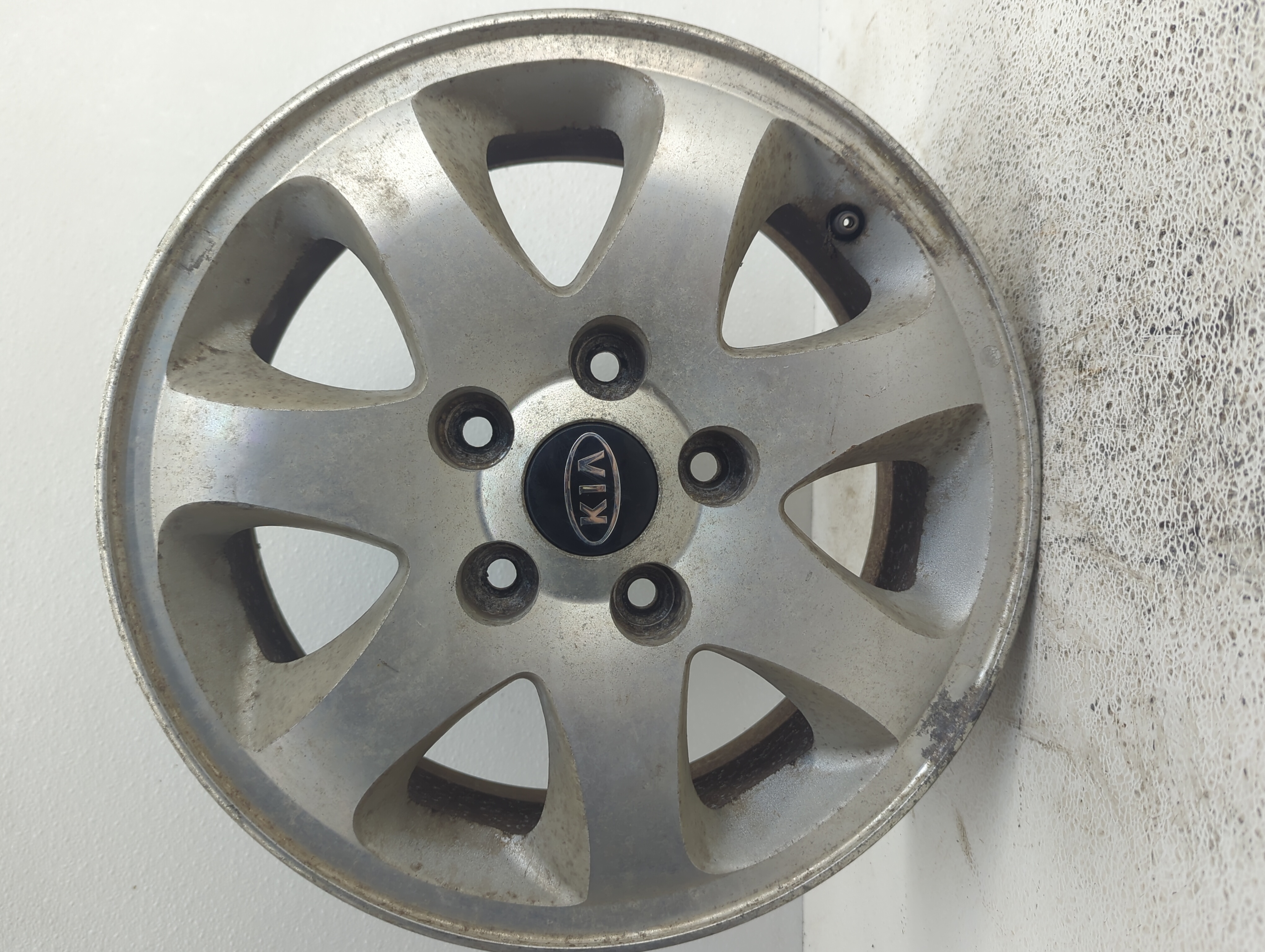 2004-2005 Kia Sedona Wheel Rim Oem 1092325 - Oemusedautoparts1.com
