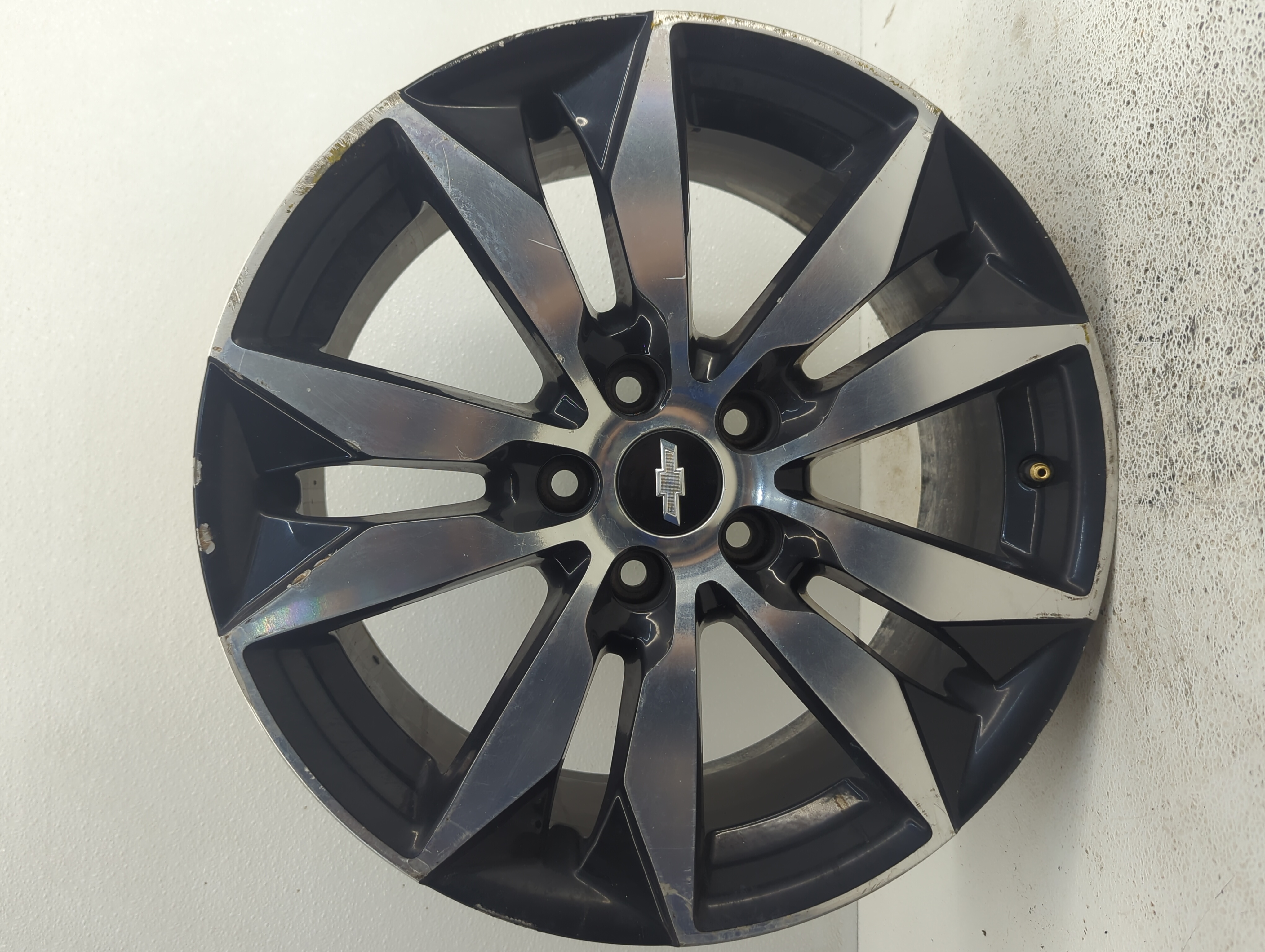 2016-2022 Chevrolet Malibu Wheel Rim Oem 1092331 - Oemusedautoparts1.com