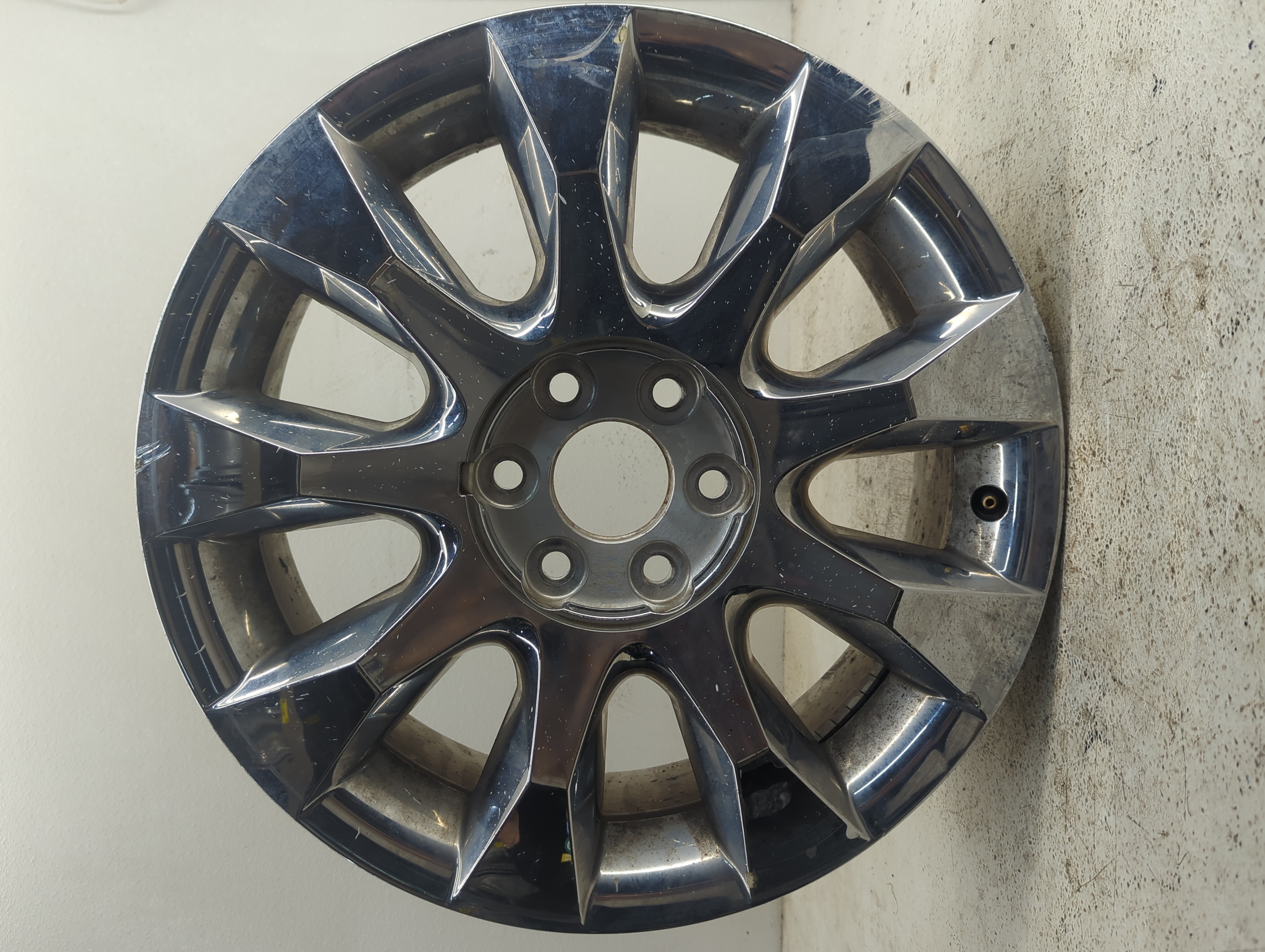 2010-2012 Buick Enclave Wheel Rim Oem 1093104 - Oemusedautoparts1.com