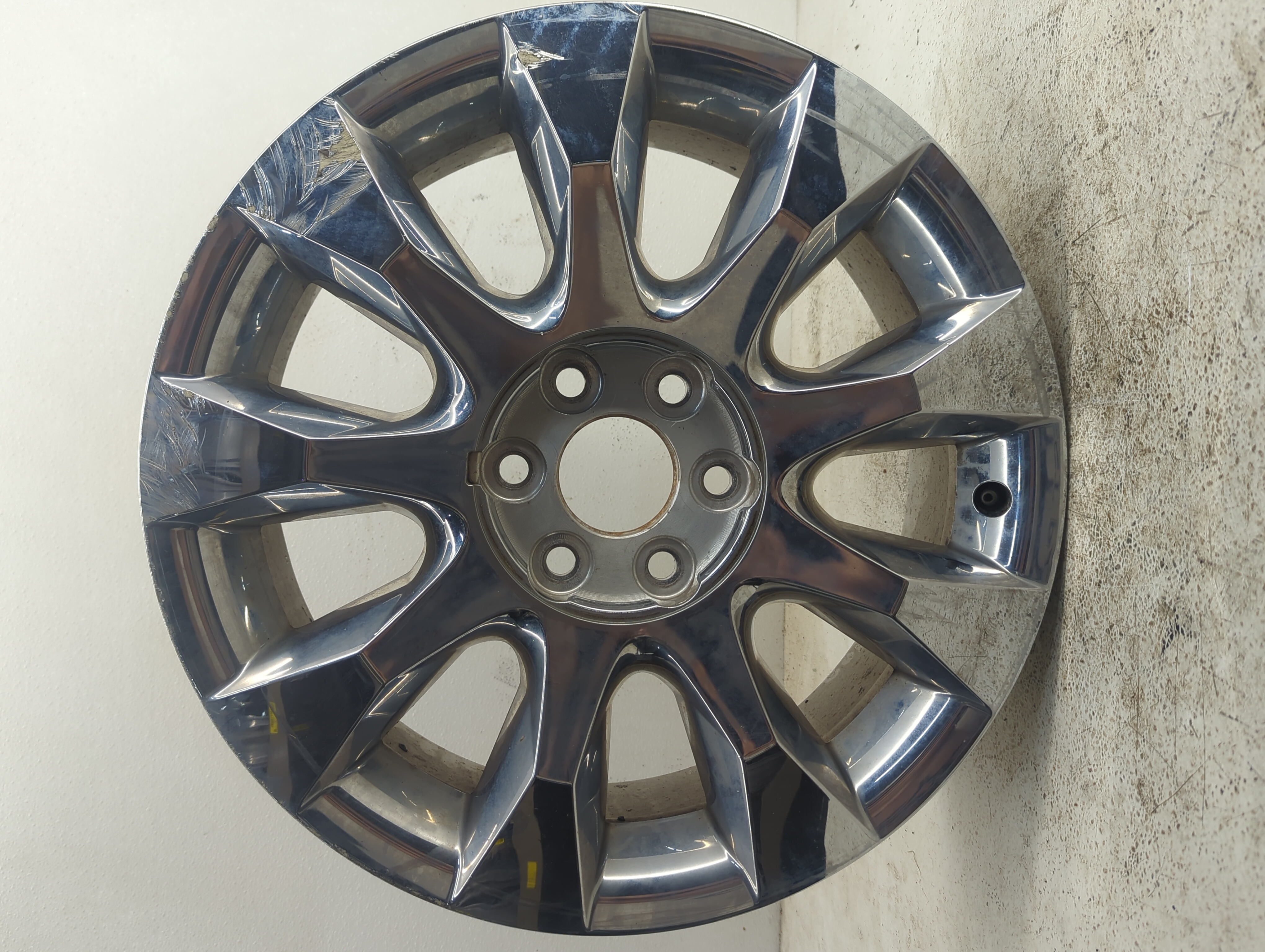 2010-2012 Buick Enclave Wheel Rim Oem 1093105 - Oemusedautoparts1.com