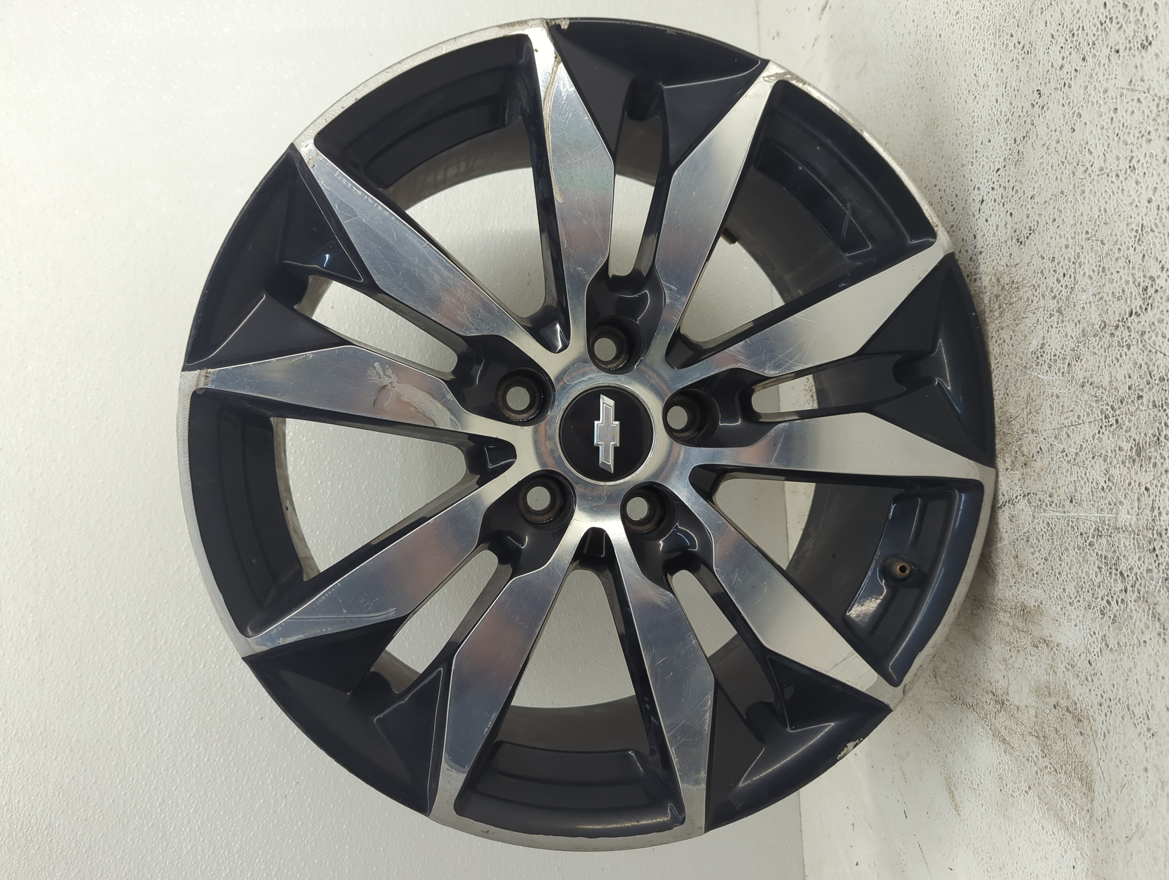 Picture of 2016-2022 Chevrolet Malibu Wheel Rim Oem 1096385
