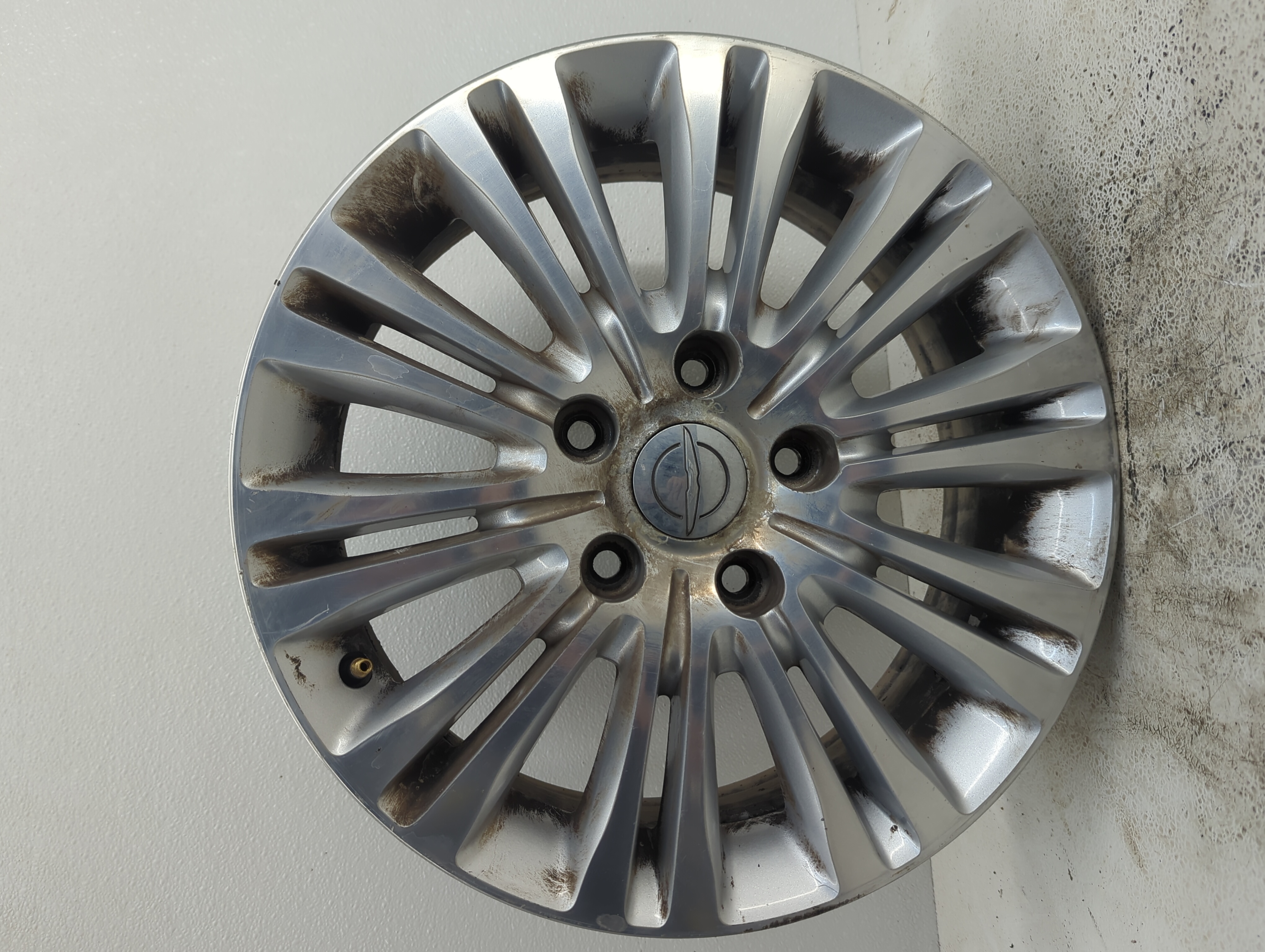 2011-2016 Chrysler Town & Country Wheel Rim Oem 1096398 - Oemusedautoparts1.com