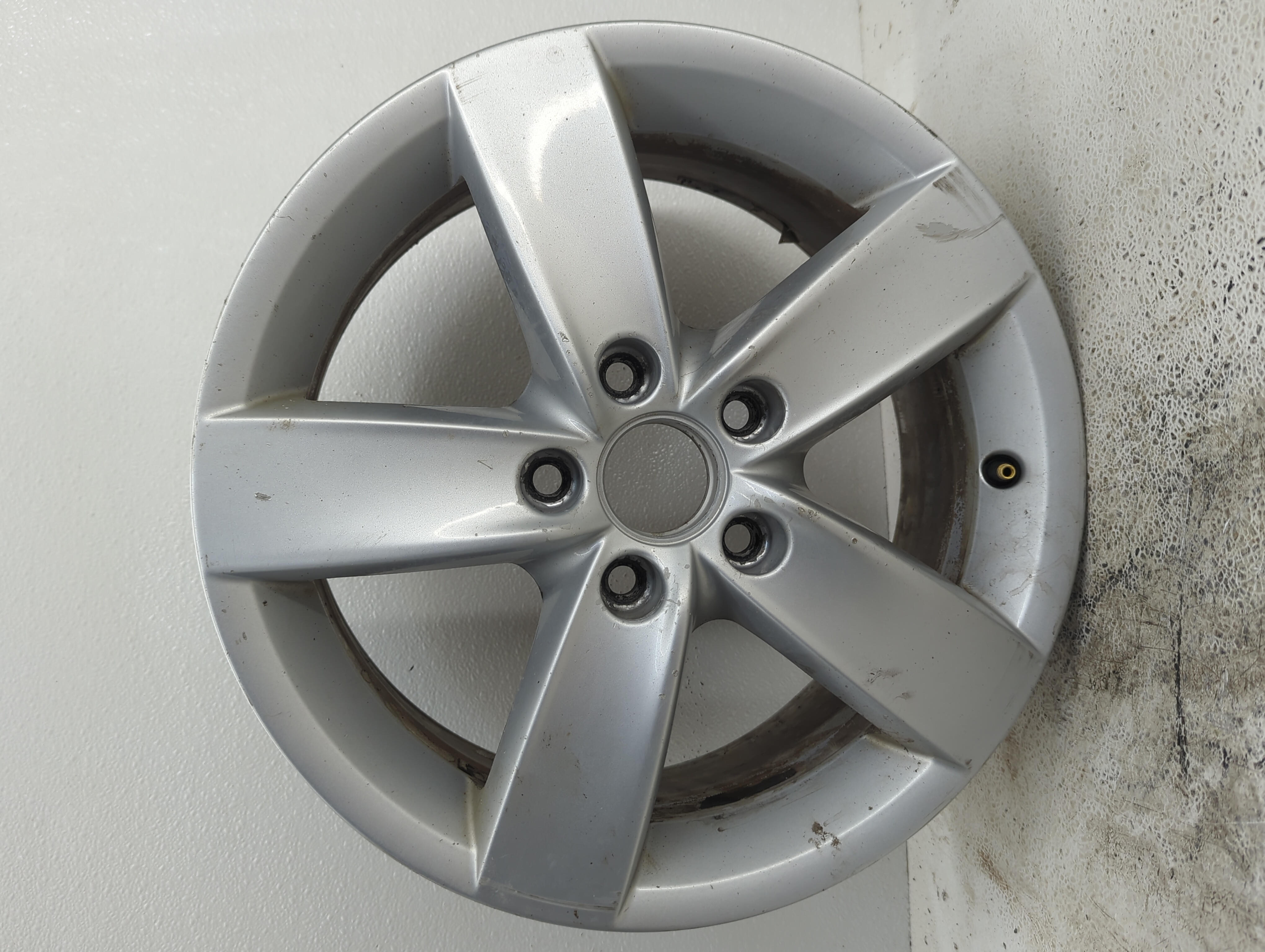2011-2014 Volkswagen Jetta Wheel Rim Oem 1096400 - Oemusedautoparts1.com