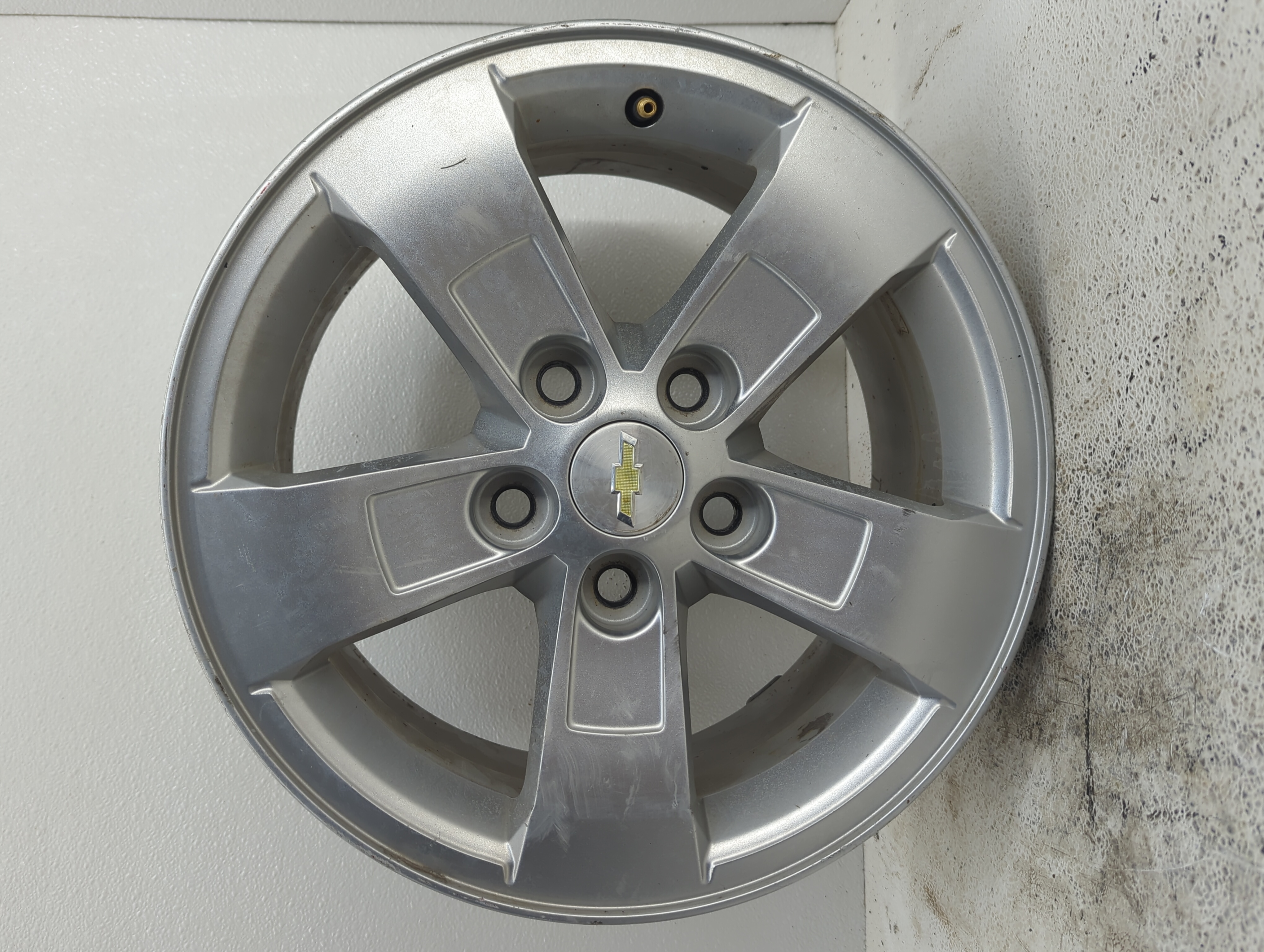 Picture of 2013-2016 Chevrolet Malibu Wheel Rim Oem 1096764