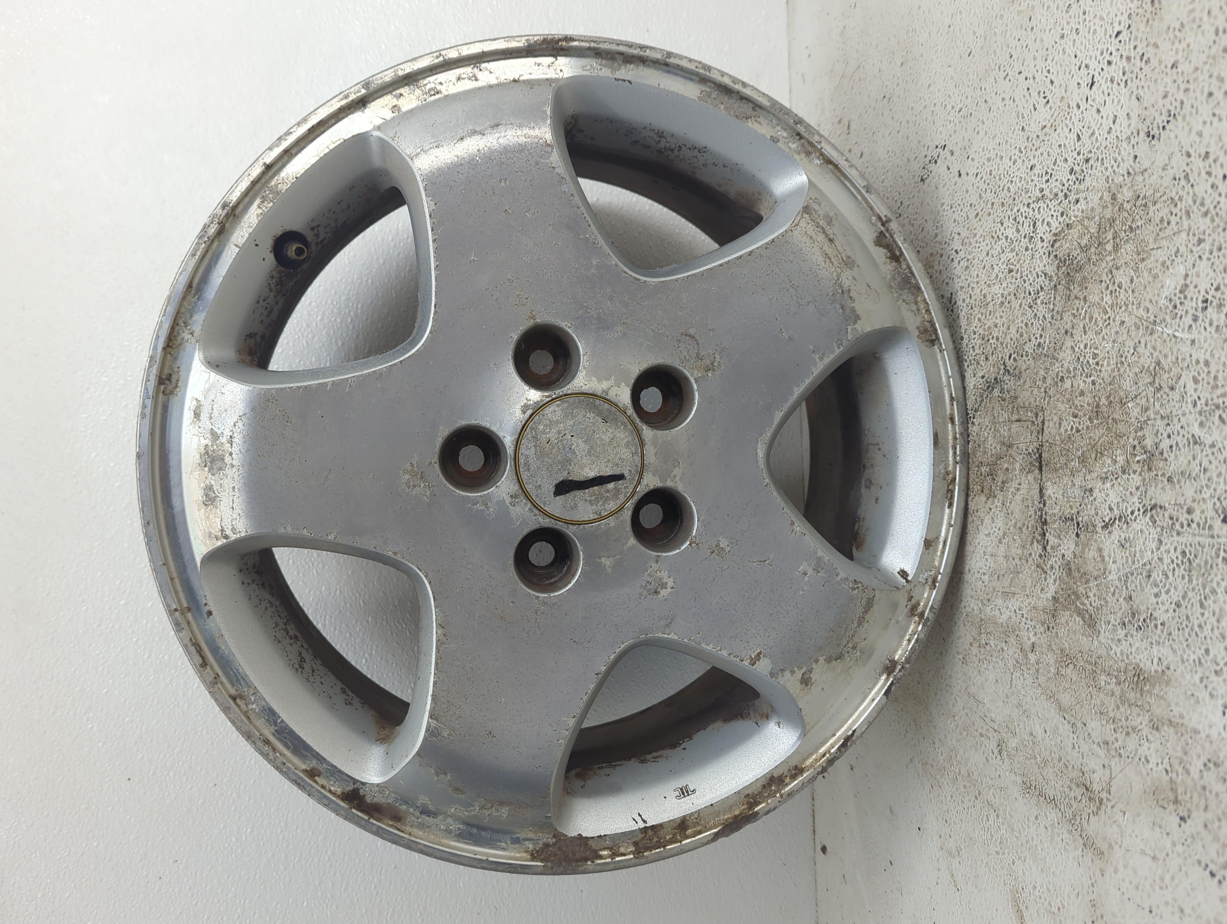 1999-2004 Honda Odyssey Wheel Rim Oem 1097568 - Oemusedautoparts1.com