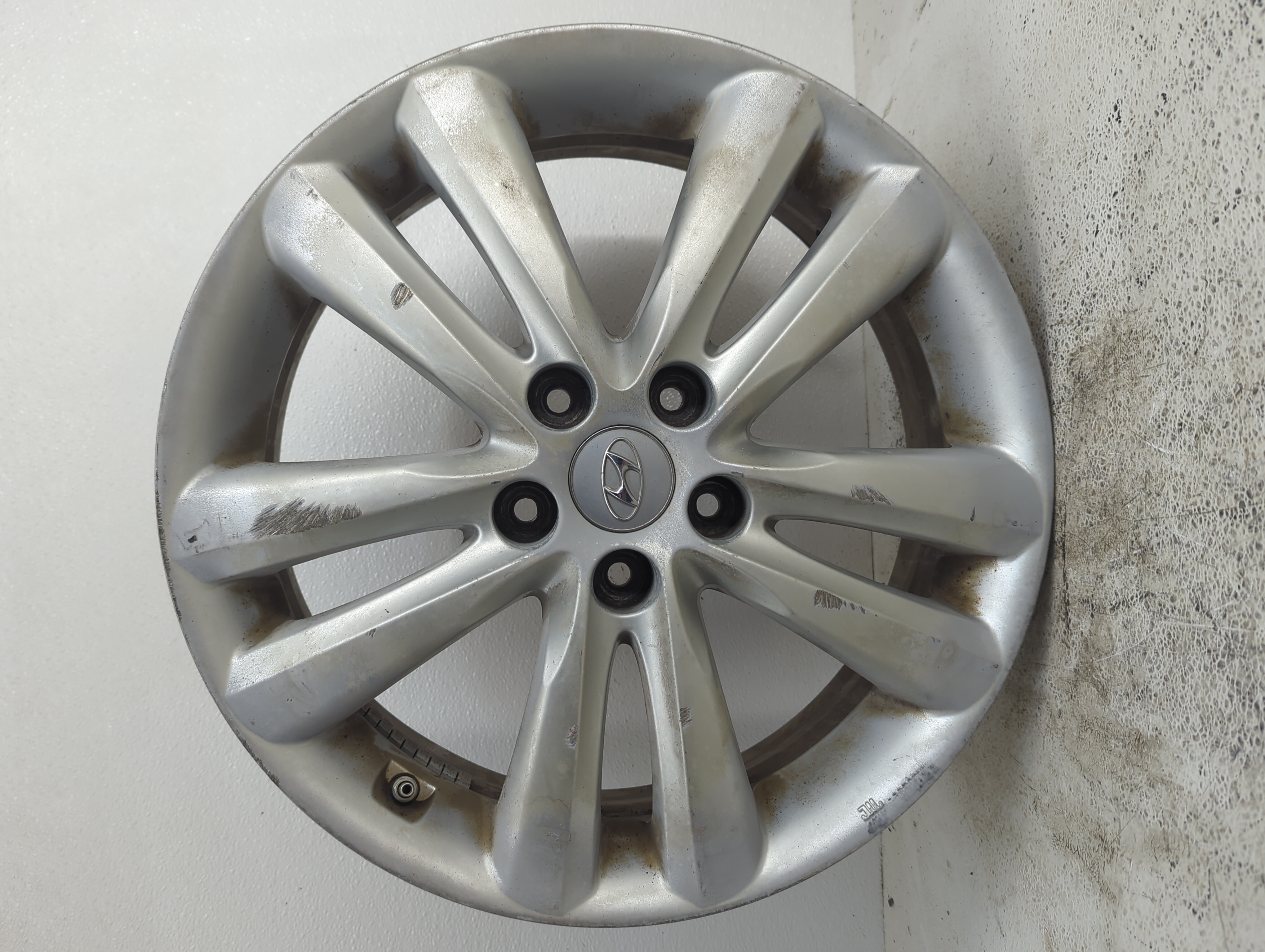 2010-2013 Hyundai Tucson Wheel Rim Oem 1097570 - Oemusedautoparts1.com