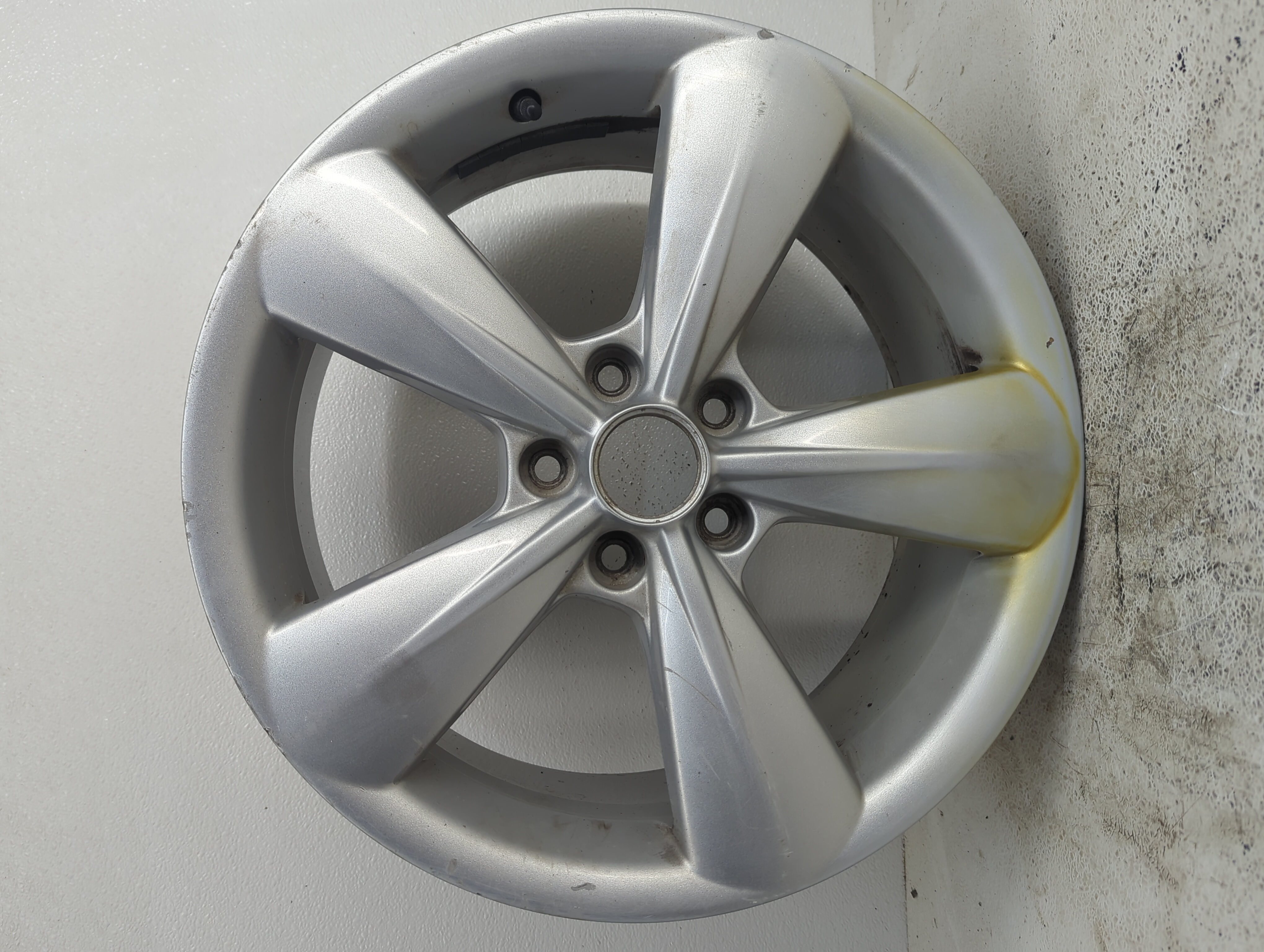 2013-2014 Ford Mustang Wheel Rim Oem 1097583 - Oemusedautoparts1.com
