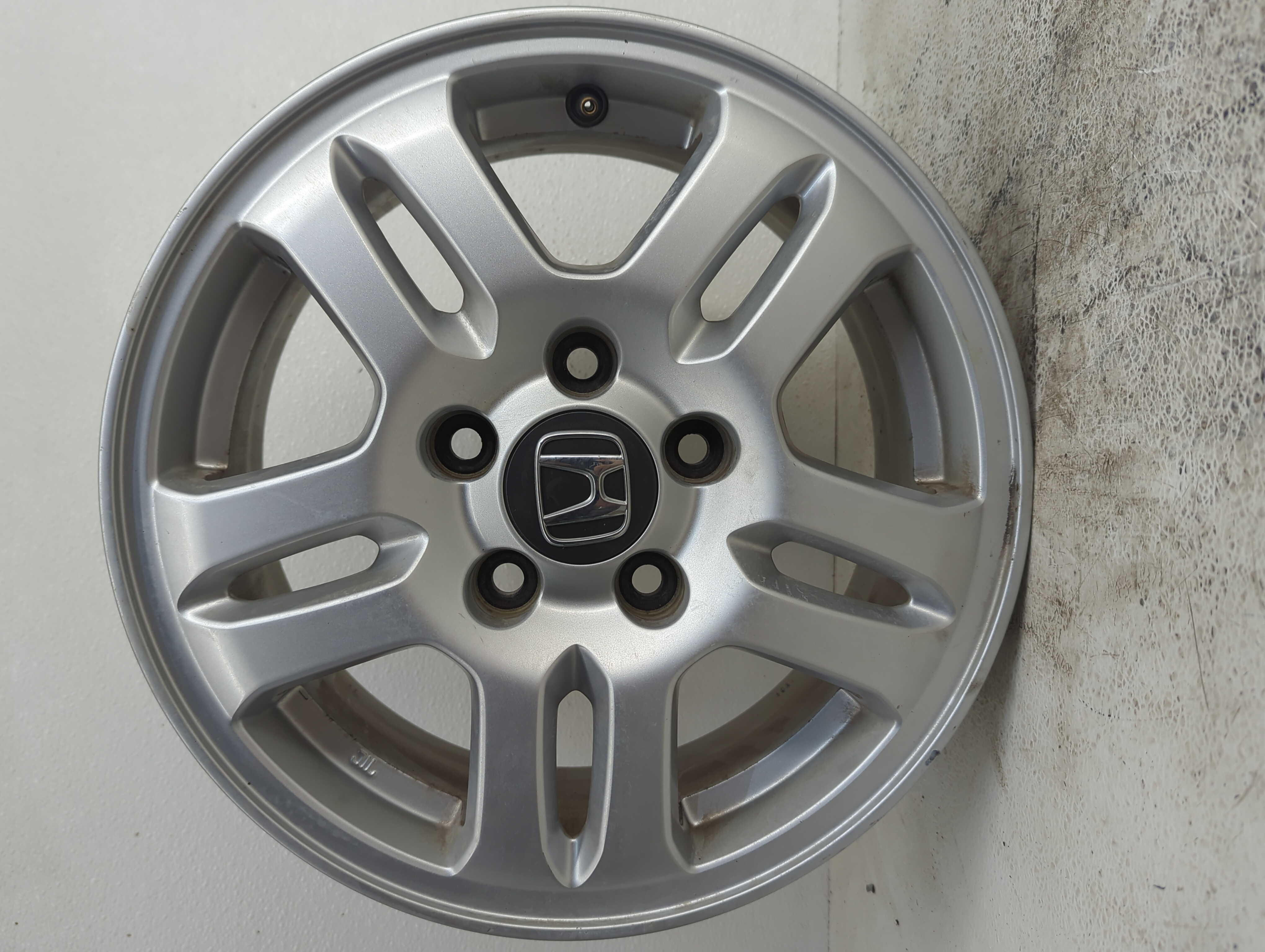 2002-2004 Honda Cr-v Wheel Rim Oem 1097585 - Oemusedautoparts1.com