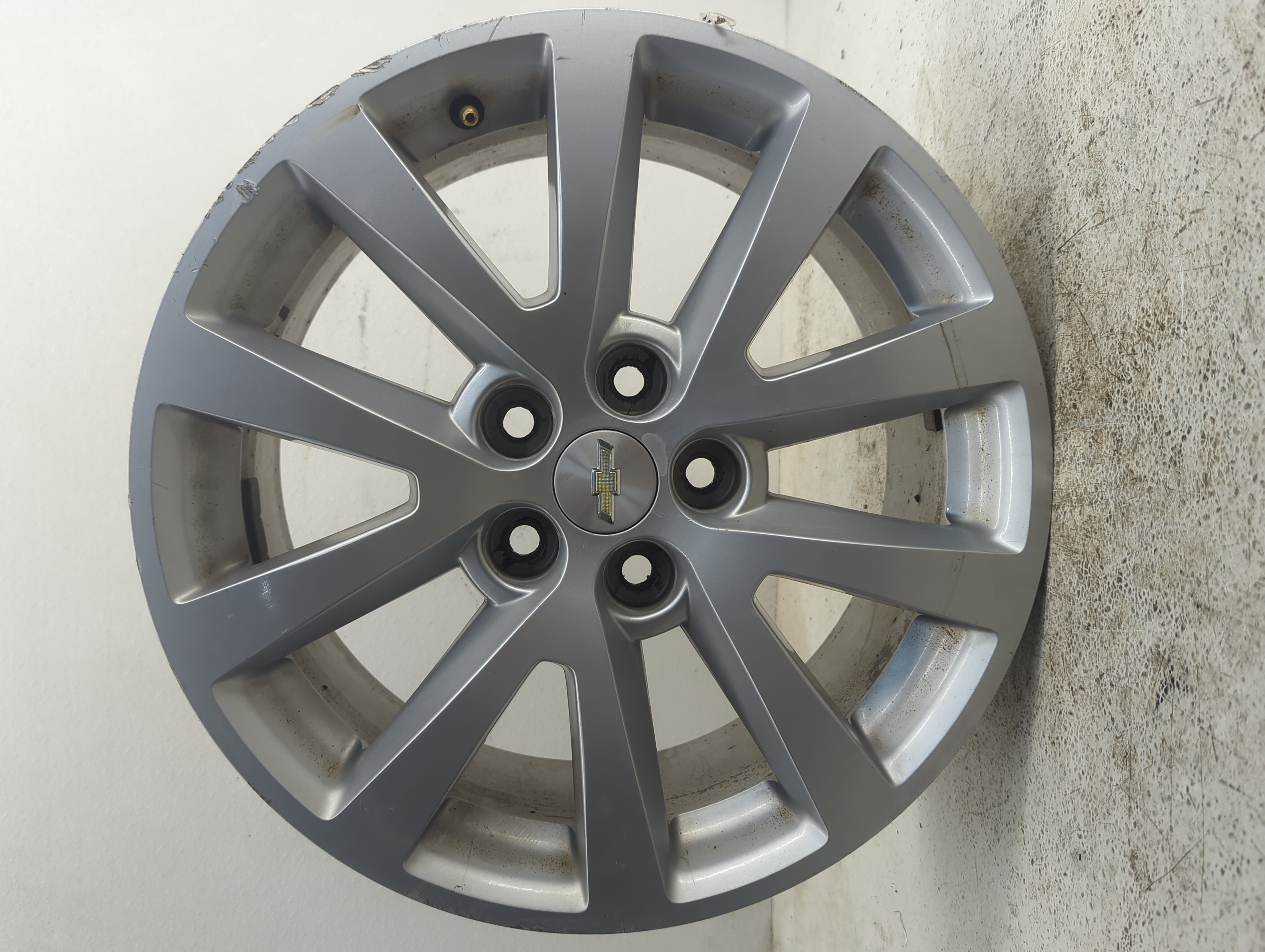 Picture of 2013-2016 Chevrolet Malibu Wheel Rim Oem 1098322