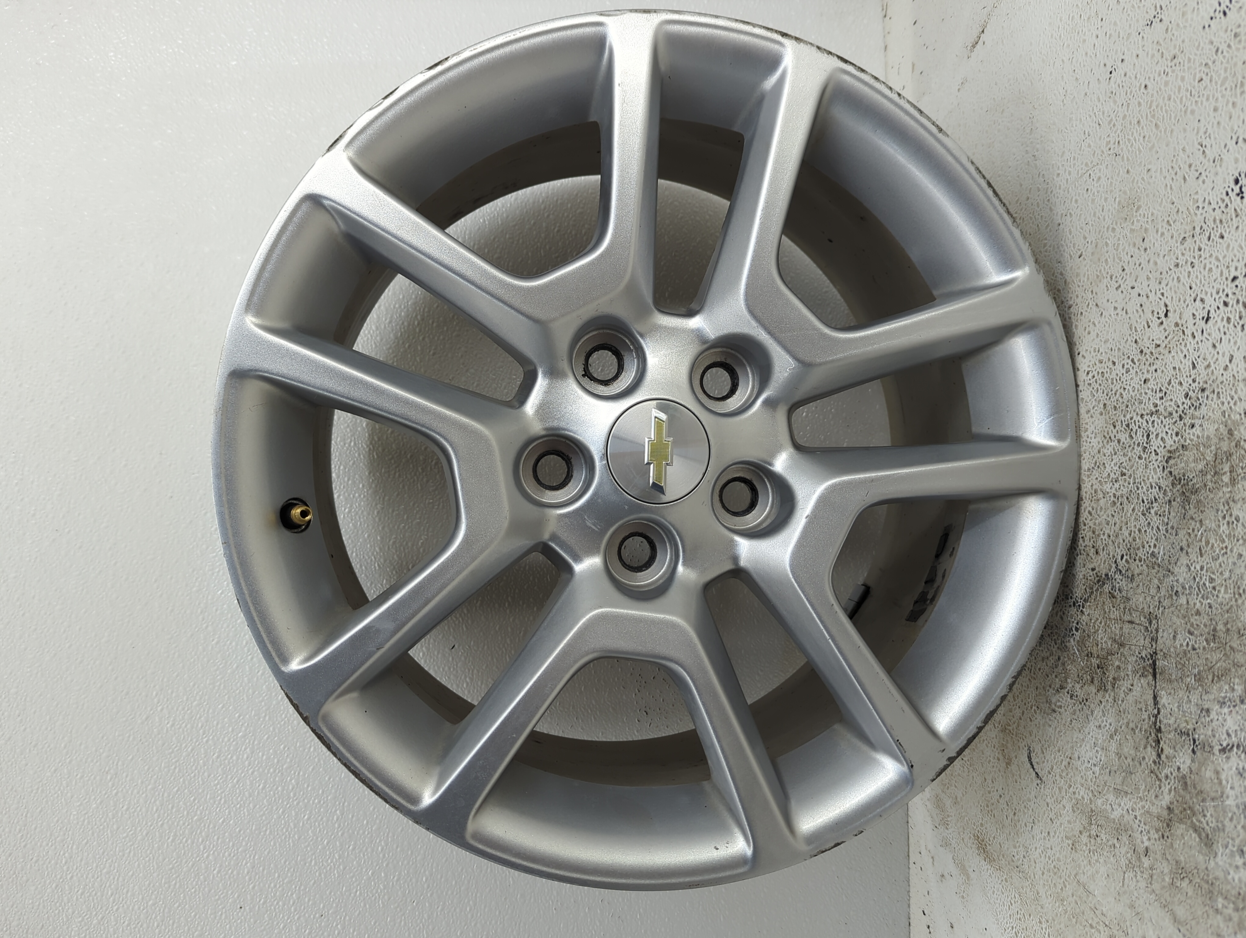 2013-2014 Chevrolet Malibu Wheel Rim Oem 1098557 - Oemusedautoparts1.com