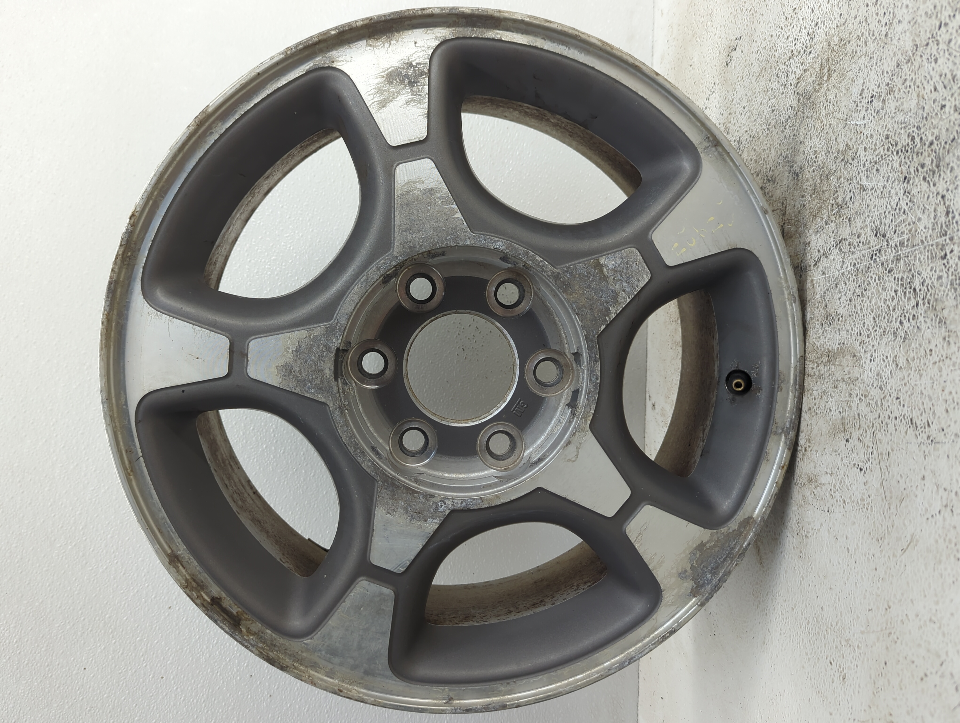 2004-2009 Chevrolet Trailblazer Wheel Rim Oem 1099735 - Oemusedautoparts1.com