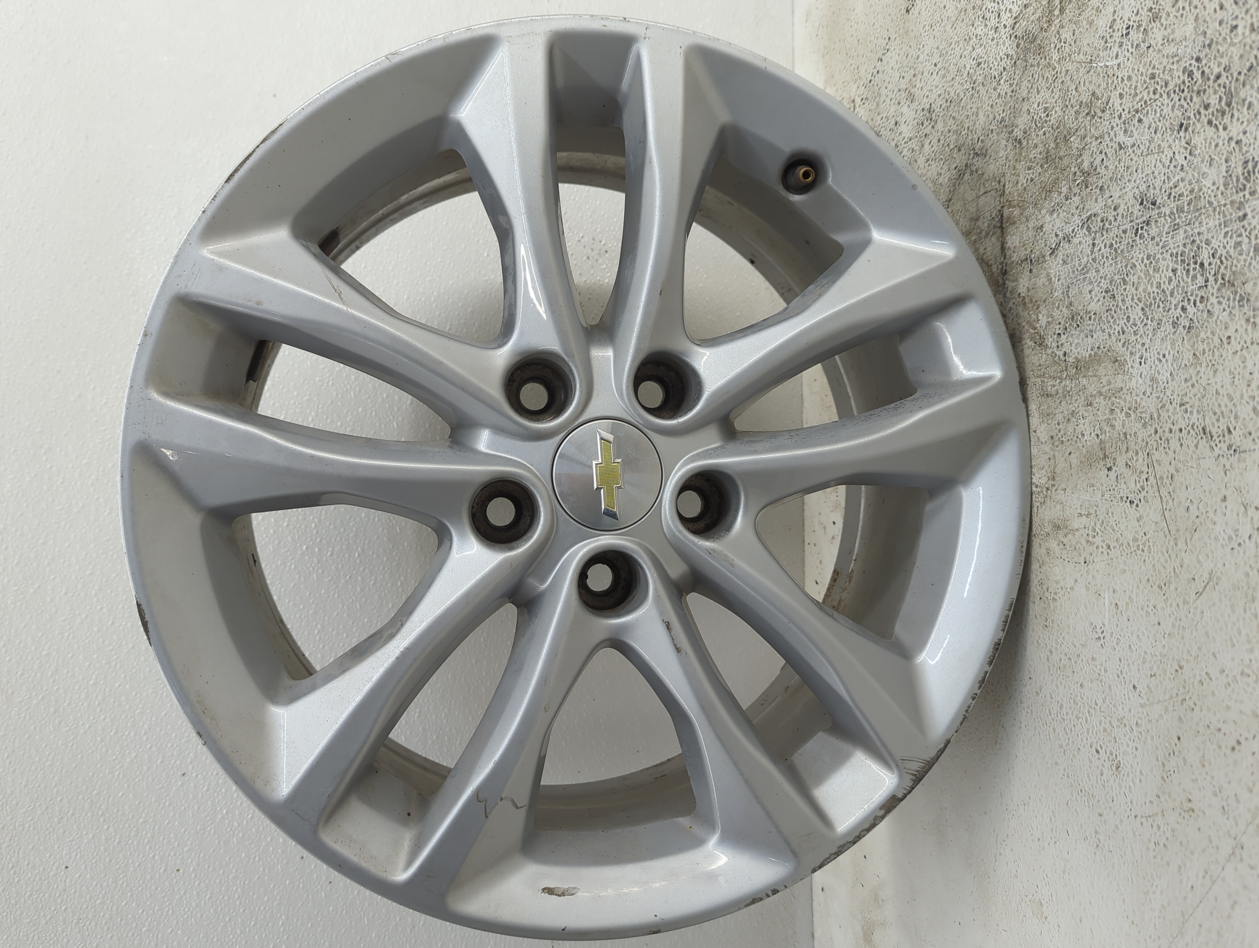 Picture of 2016-2018 Chevrolet Malibu Wheel Rim Oem 1099743
