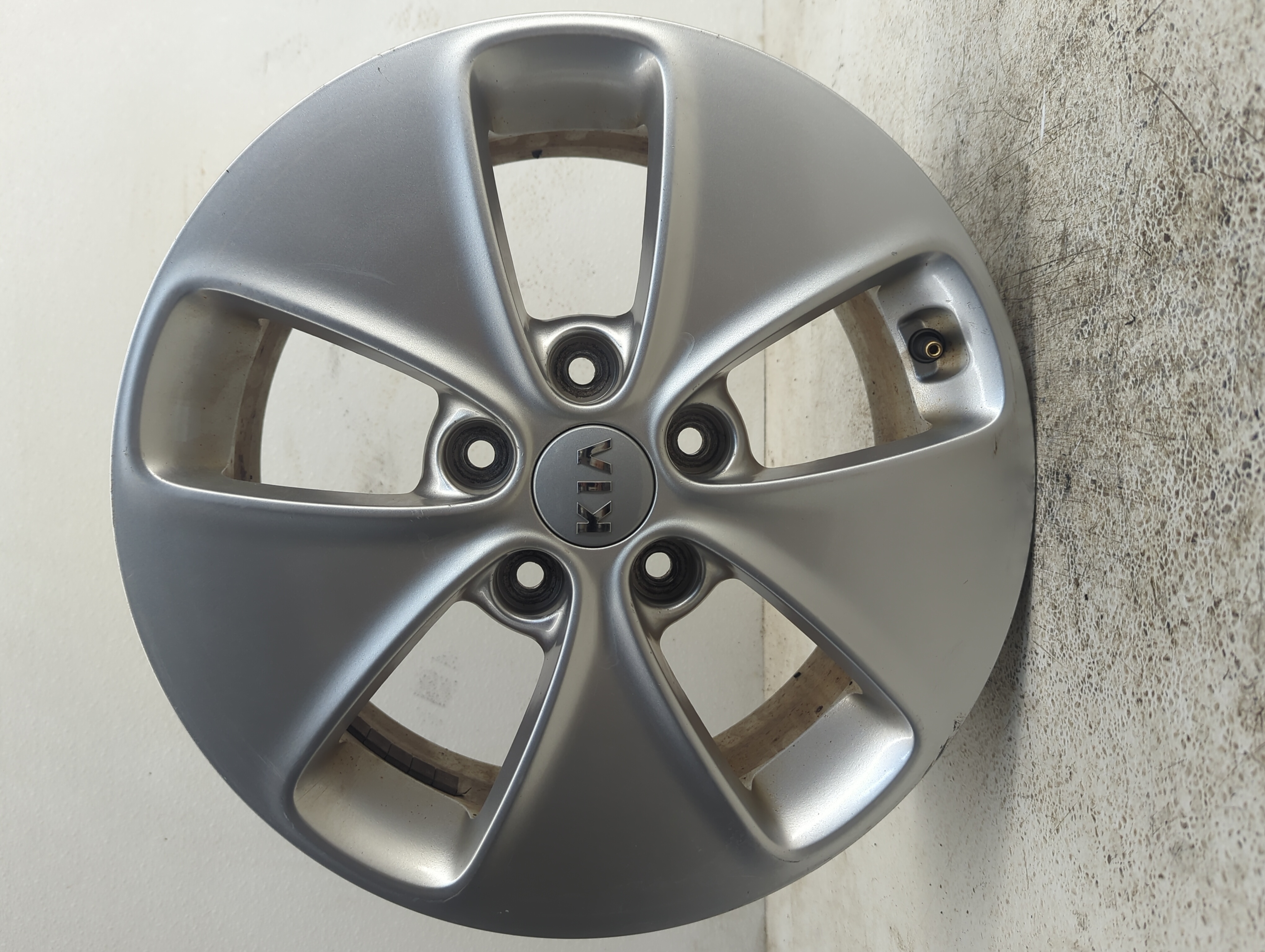Picture of 2014-2015 Kia Soul Wheel Rim Oem 1101846
