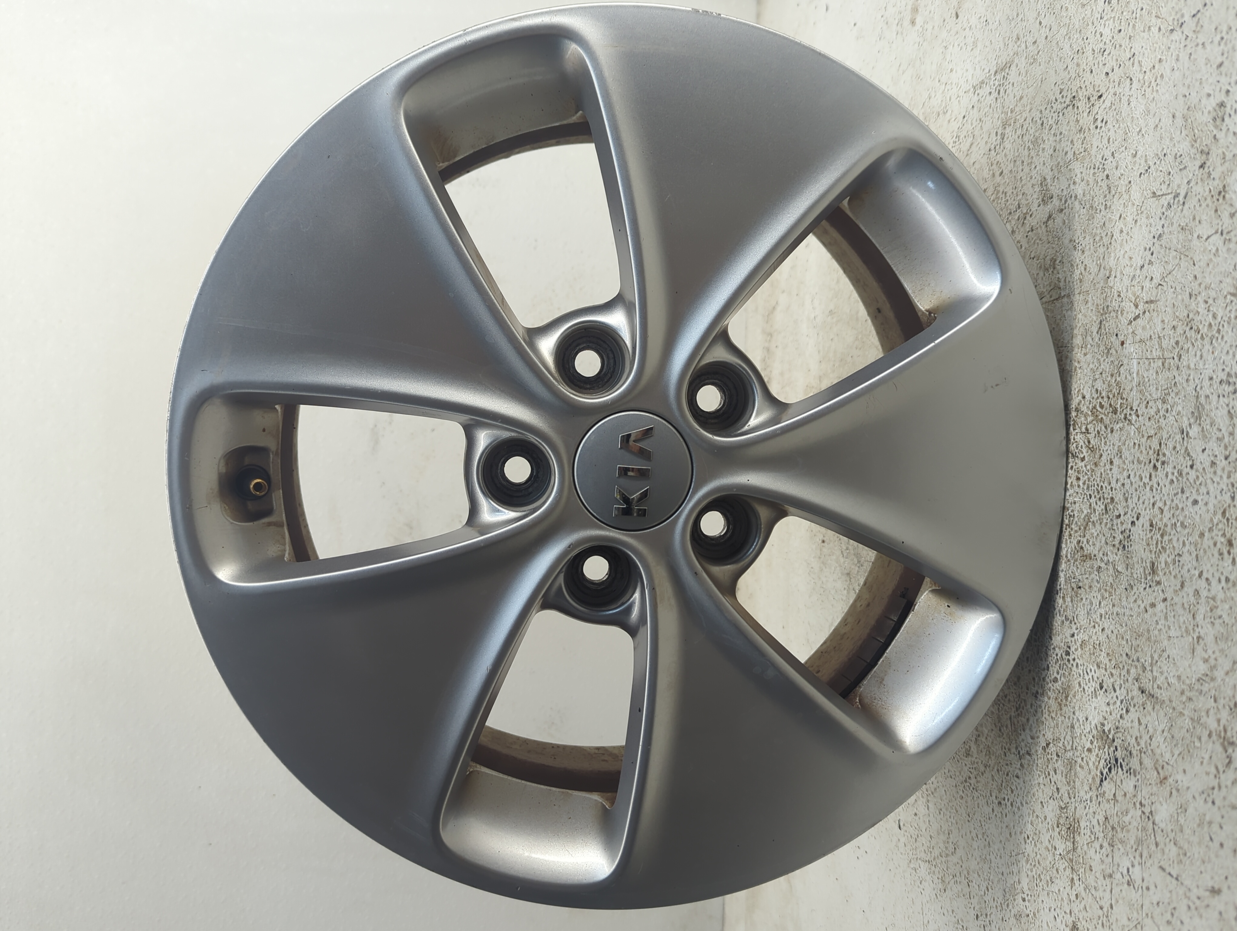 Picture of 2014-2015 Kia Soul Wheel Rim Oem 1101847