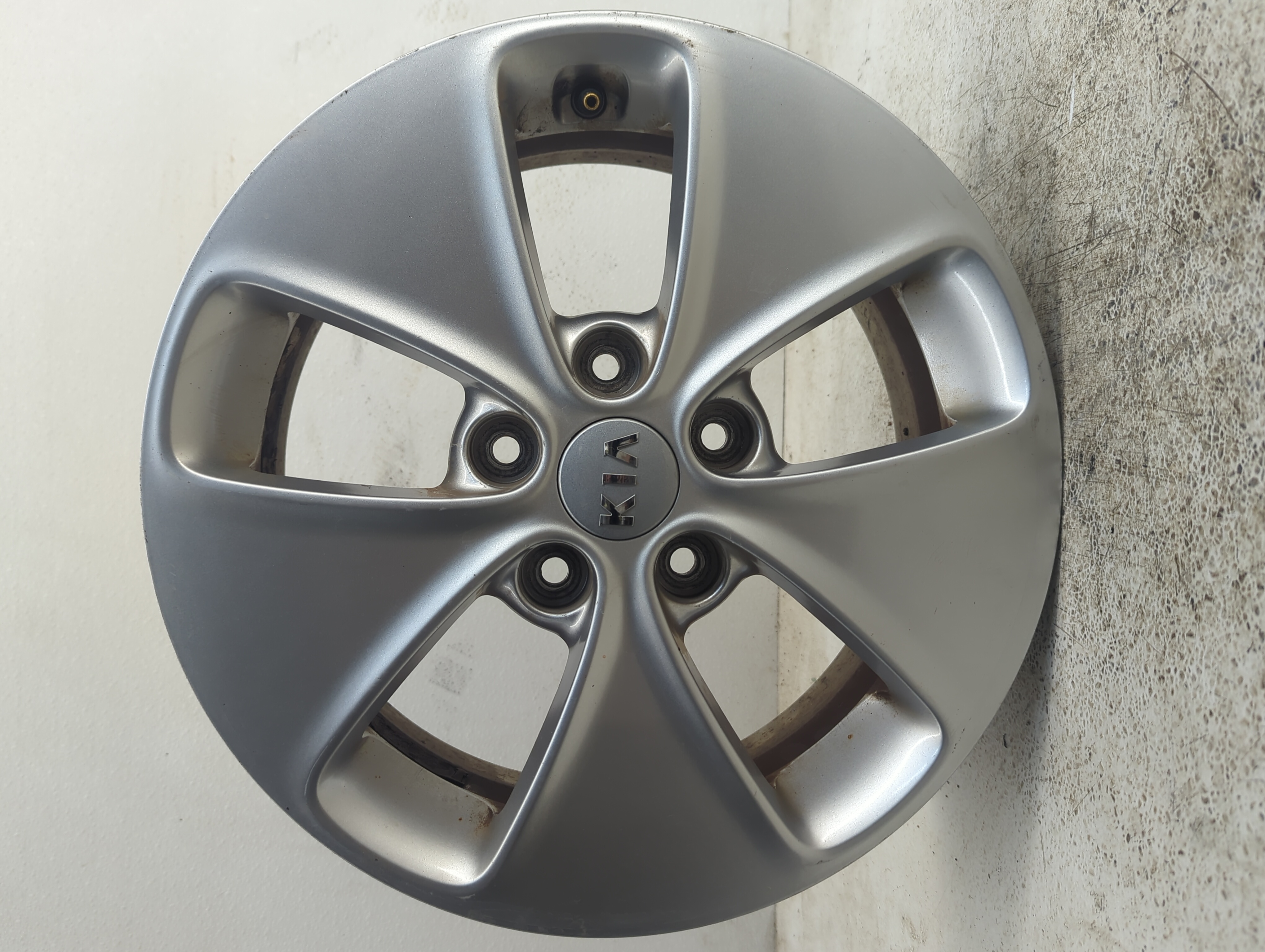 Picture of 2014-2015 Kia Soul Wheel Rim Oem 1101848