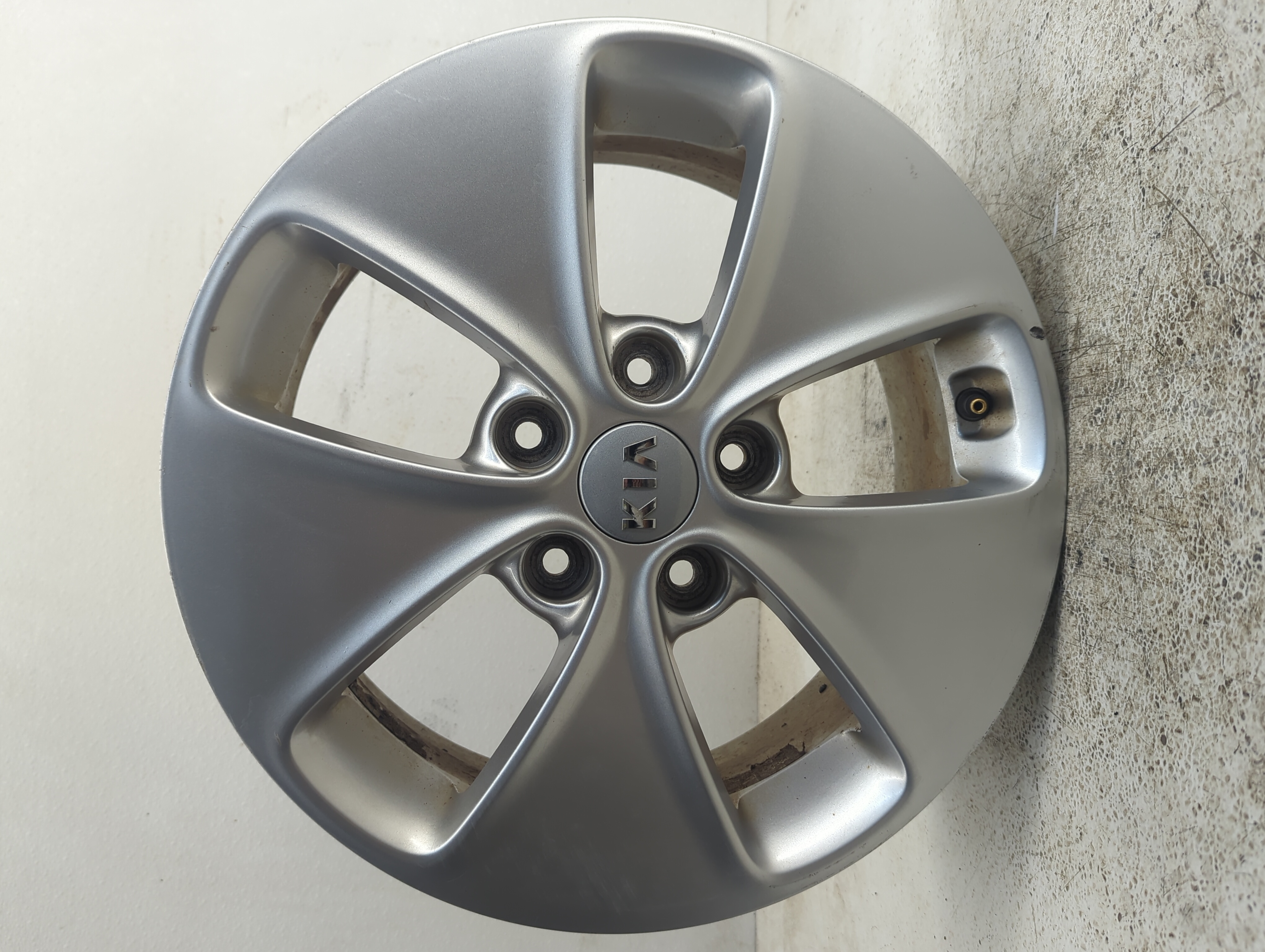 Picture of 2014-2015 Kia Soul Wheel Rim Oem 1101851