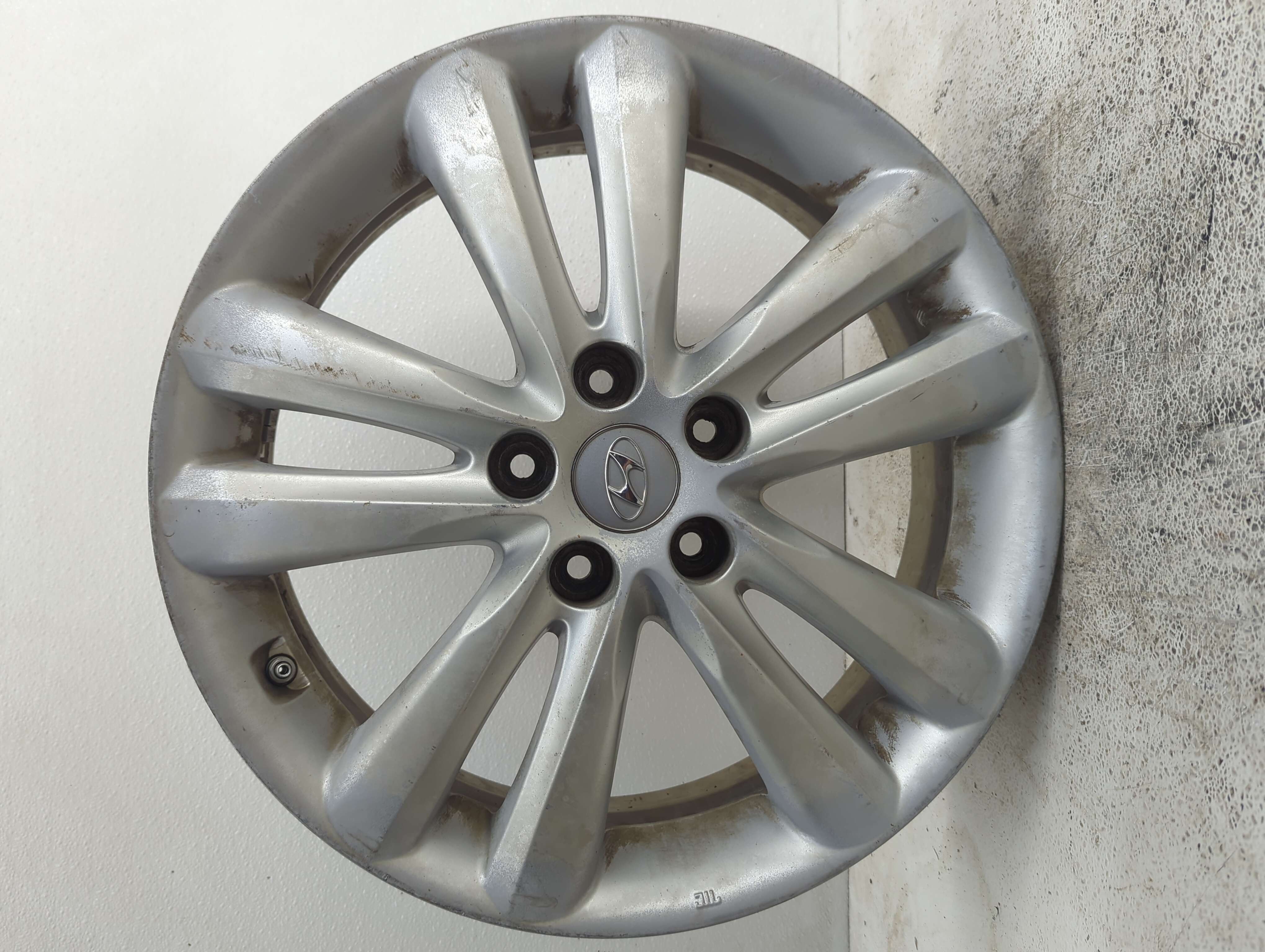 Picture of 2010-2013 Hyundai Tucson Wheel Rim Oem 1104006