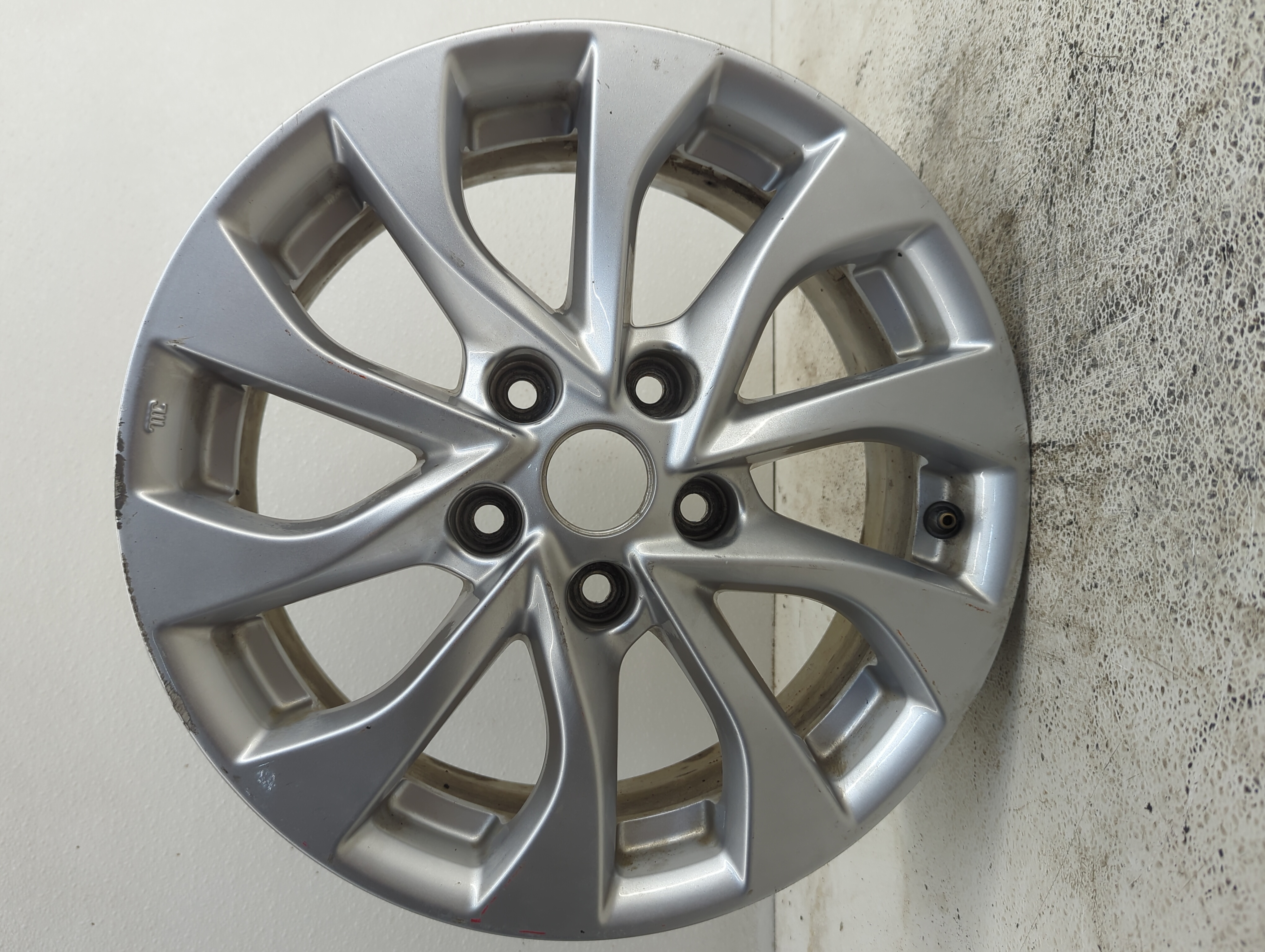 Picture of 2016-2019 Nissan Sentra Wheel Rim Oem 1104007