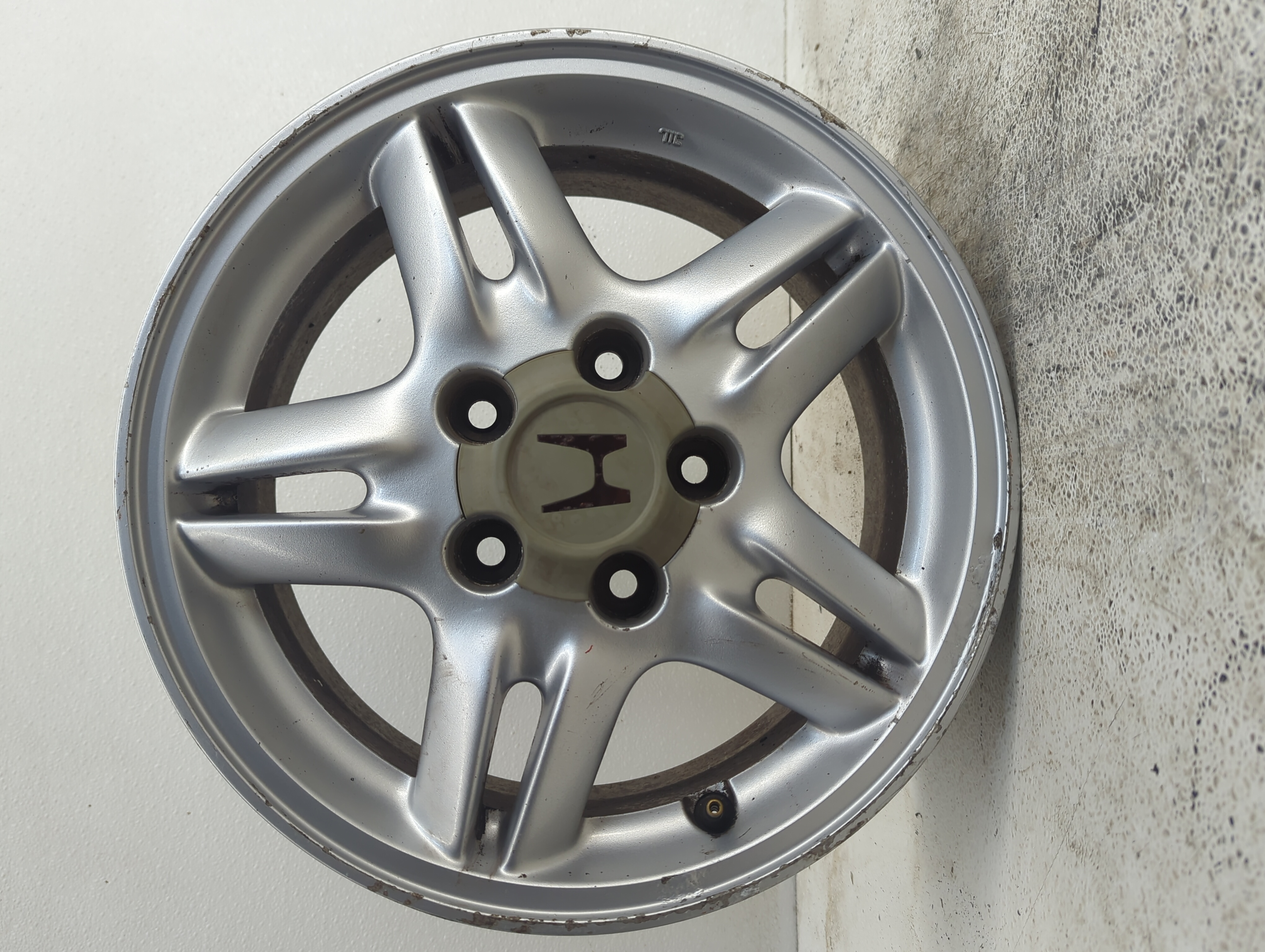 Picture of 1997-2001 Honda Cr-v Wheel Rim Oem 1104020