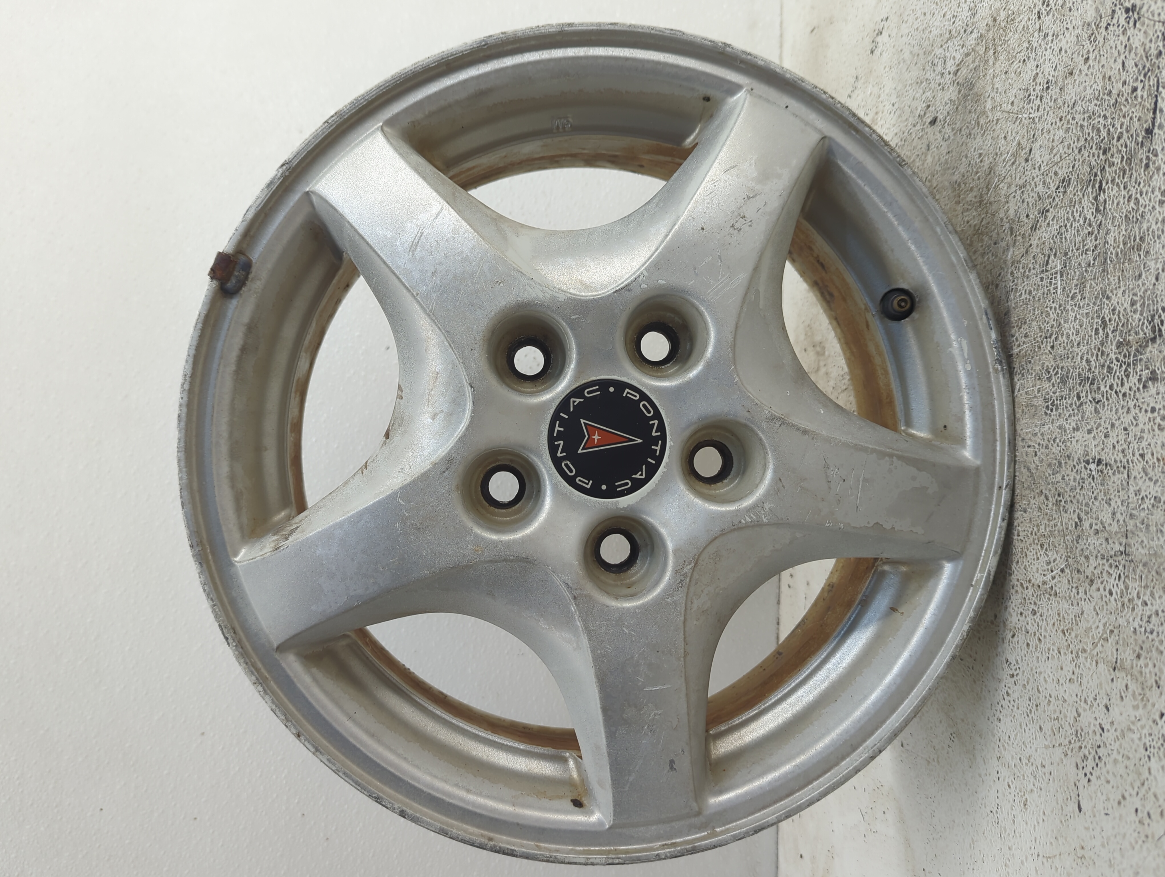 Picture of 1999-2005 Pontiac Montana Wheel Rim Oem 1104027