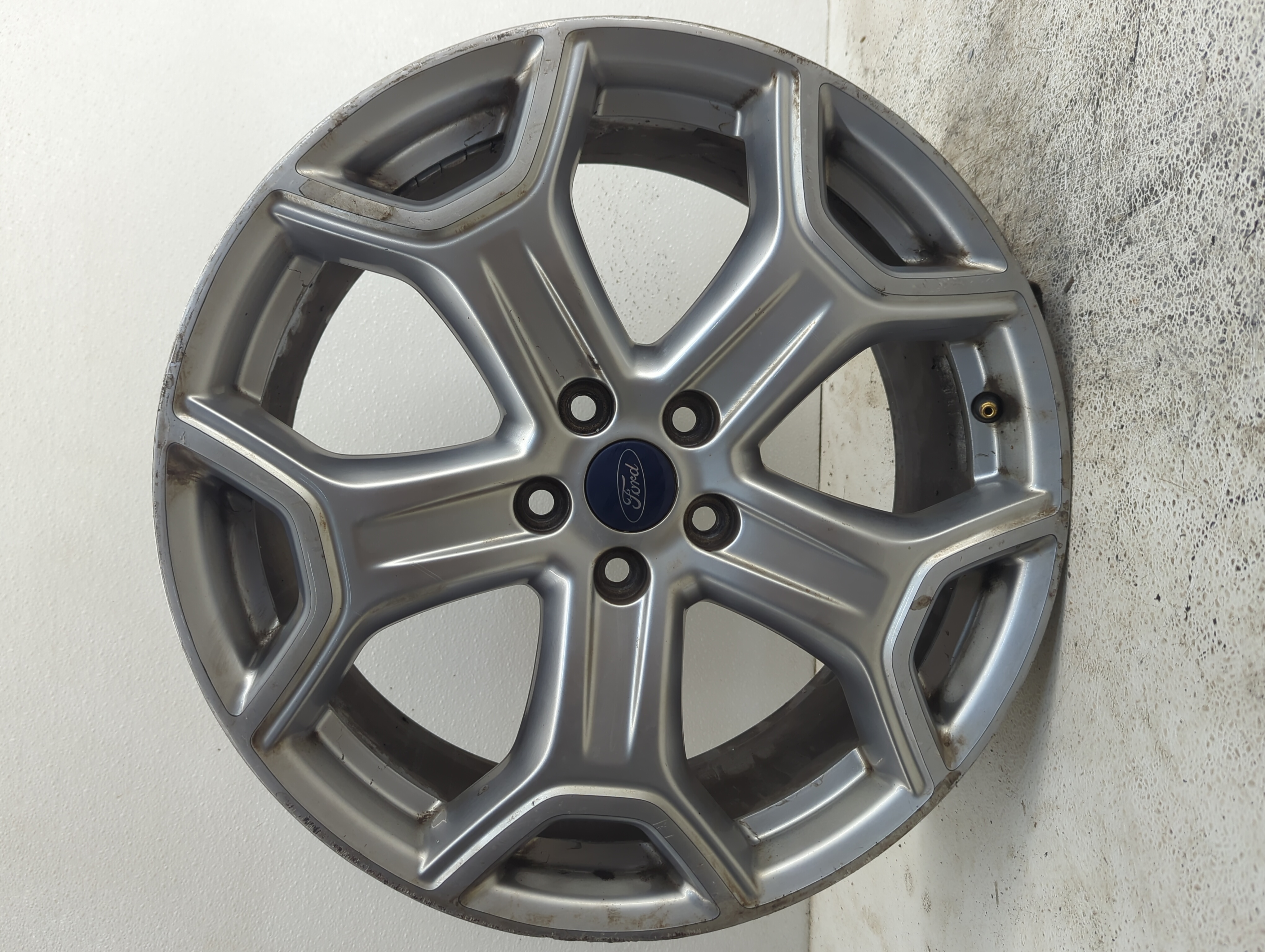Picture of 2017-2019 Ford Escape Wheel Rim Oem 1104038