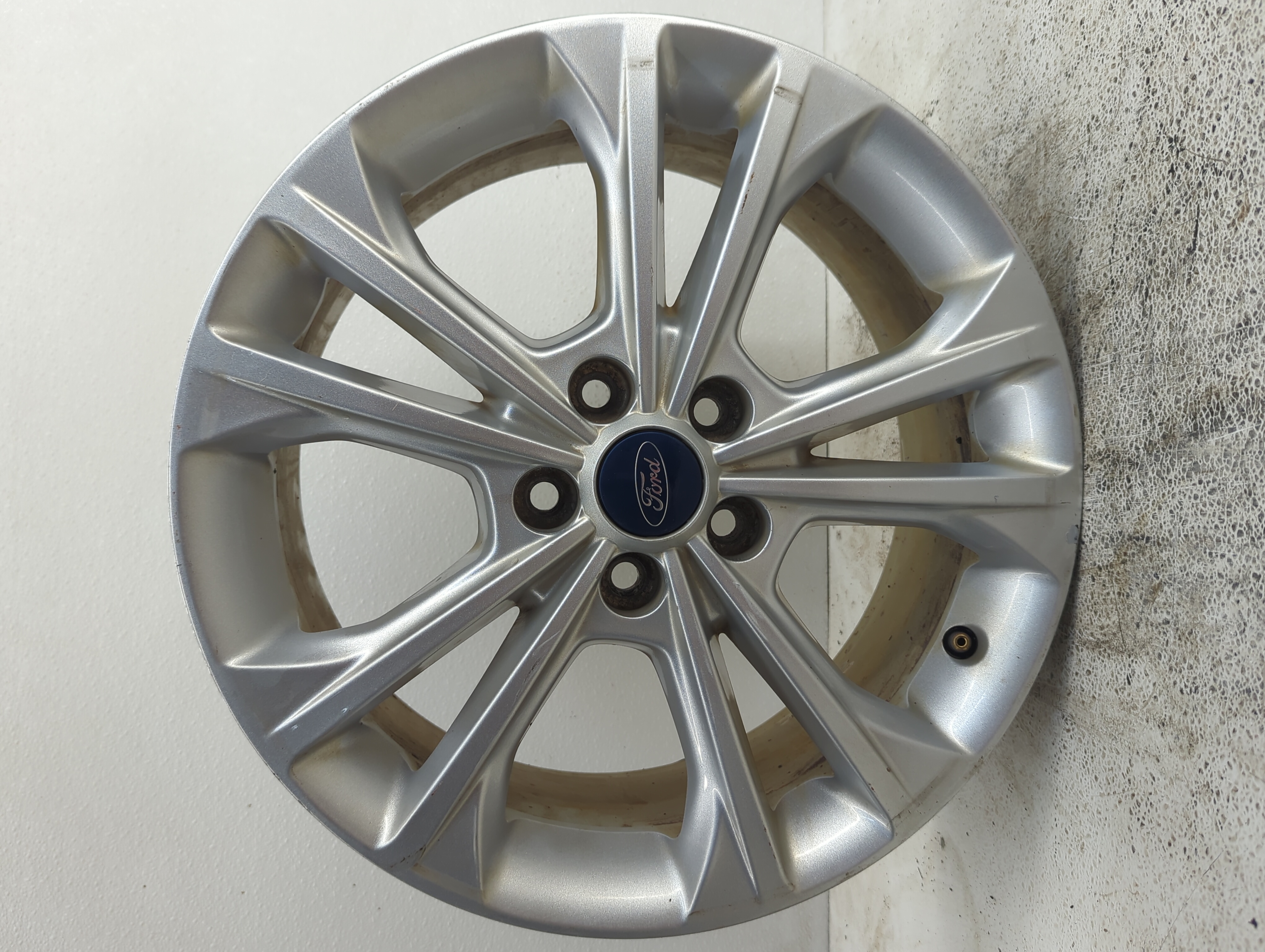 Picture of 2017-2019 Ford Escape Wheel Rim Oem 1104872