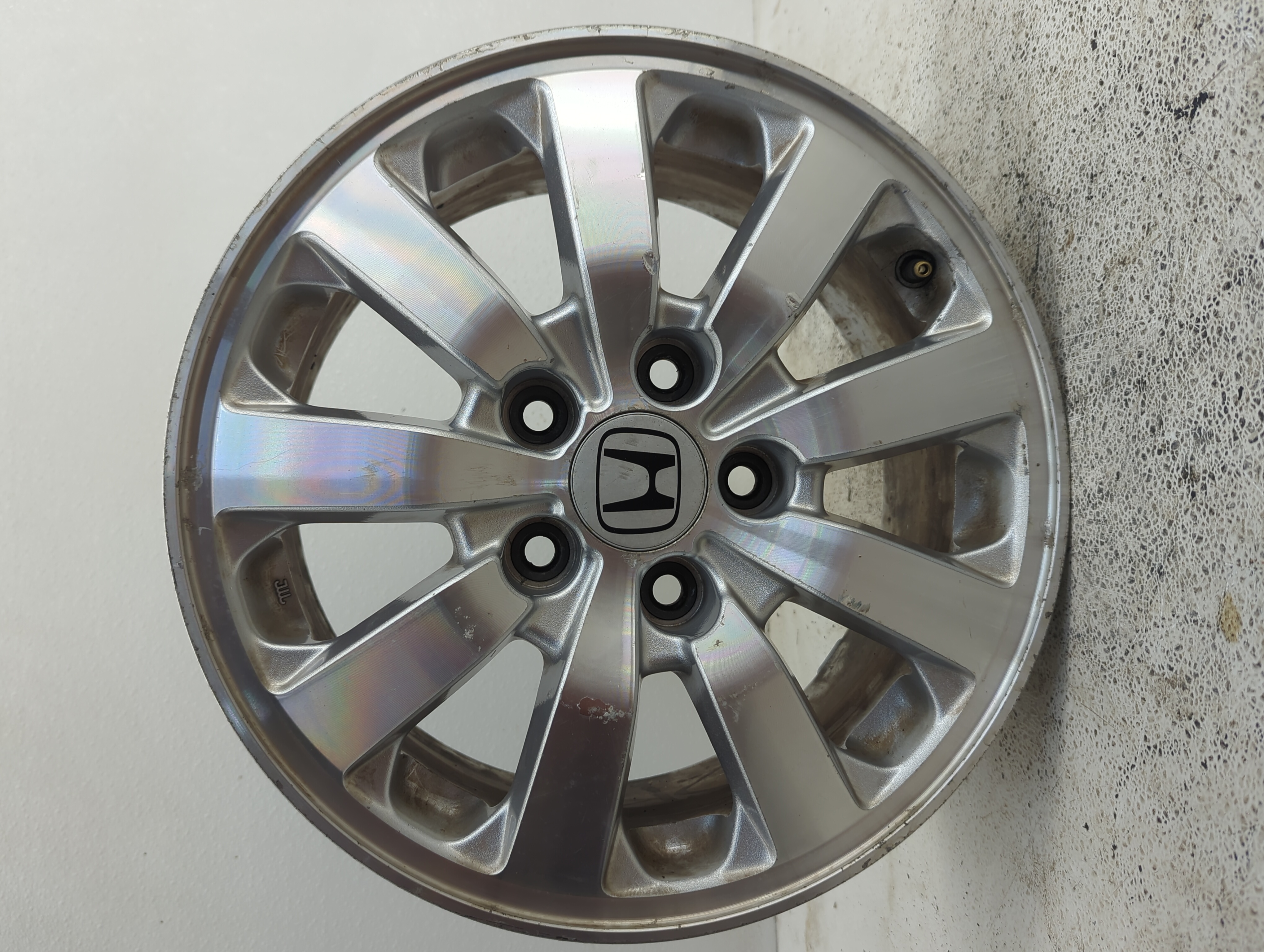 Picture of 2005-2010 Honda Odyssey Wheel Rim Oem 1104877