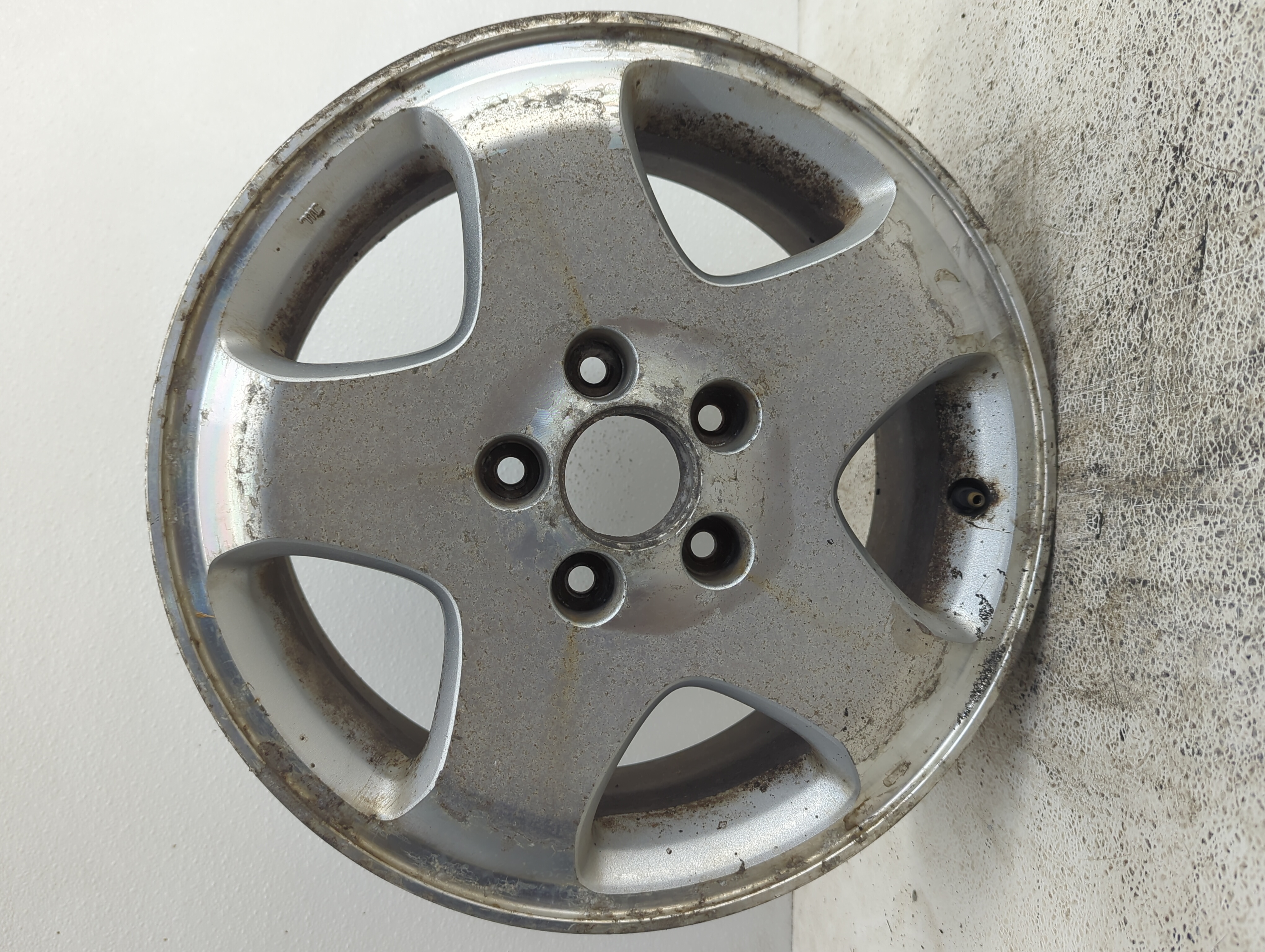 1995-2004 Audi A6 Wheel Rim Oem 1104925 - Oemusedautoparts1.com