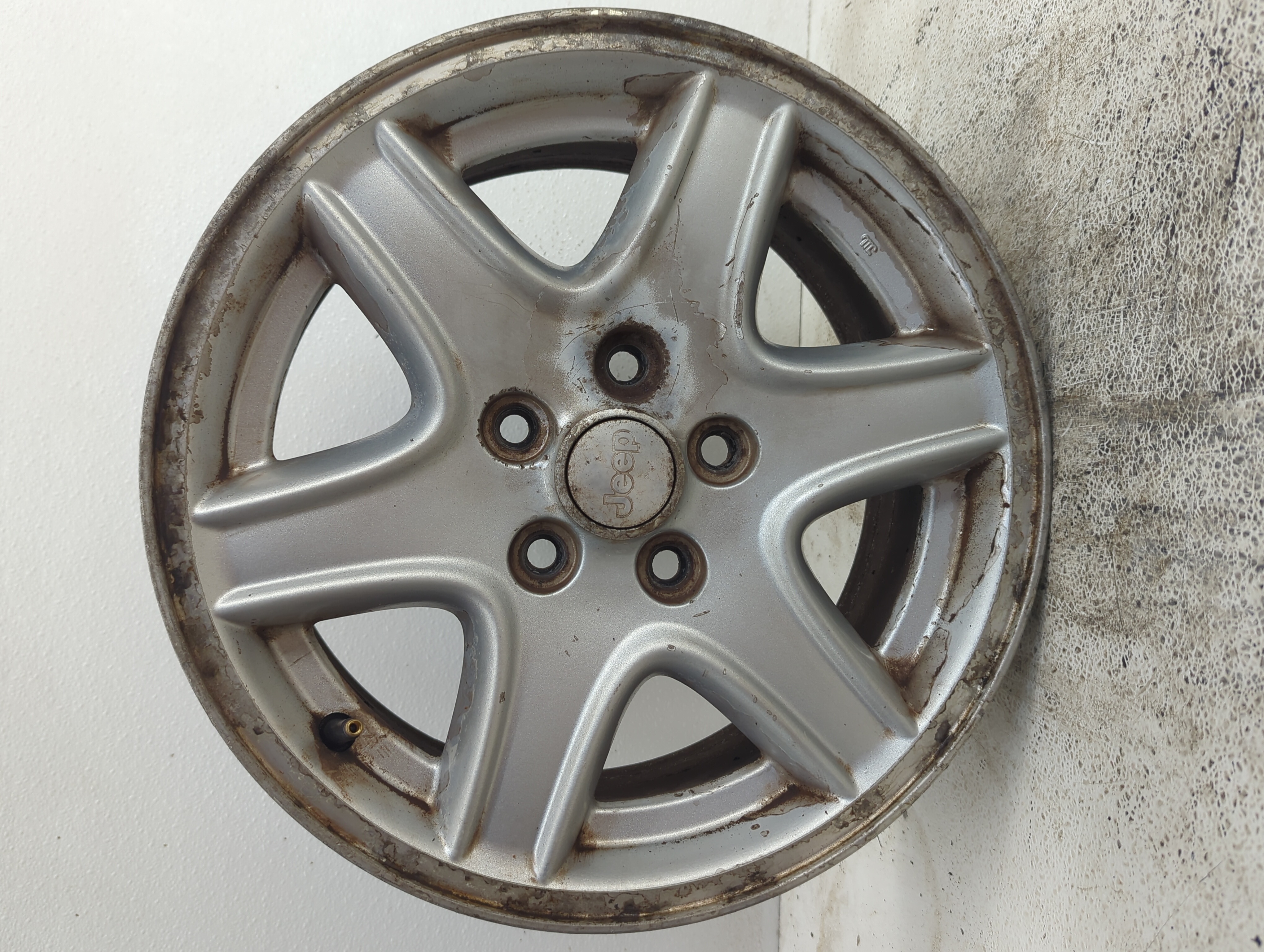 2002-2004 Jeep Liberty Wheel Rim Oem 1104927 - Oemusedautoparts1.com