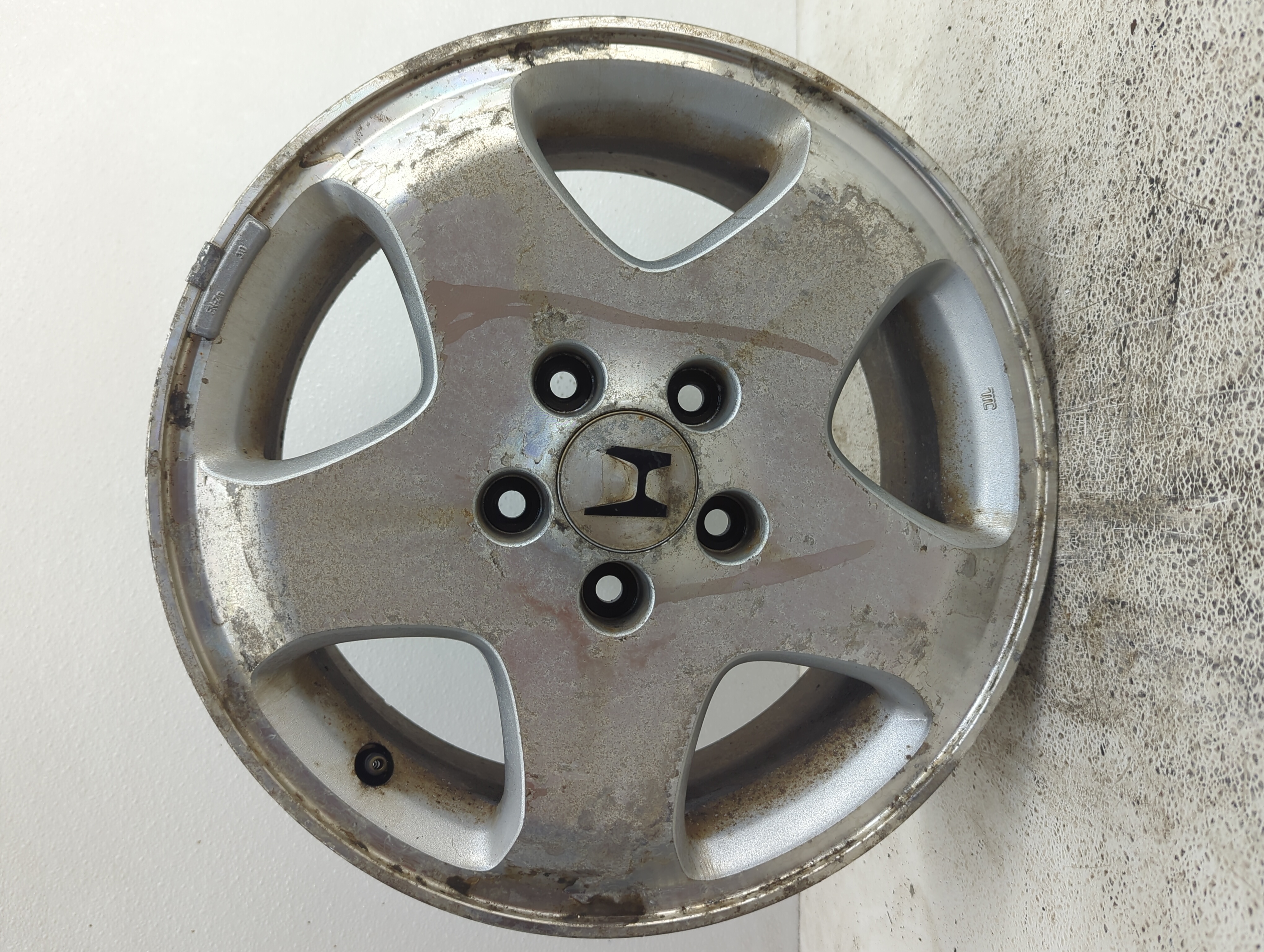 1998-2000 Honda Accord Oem Wheel Rim 1104928 - Oemusedautoparts1.com
