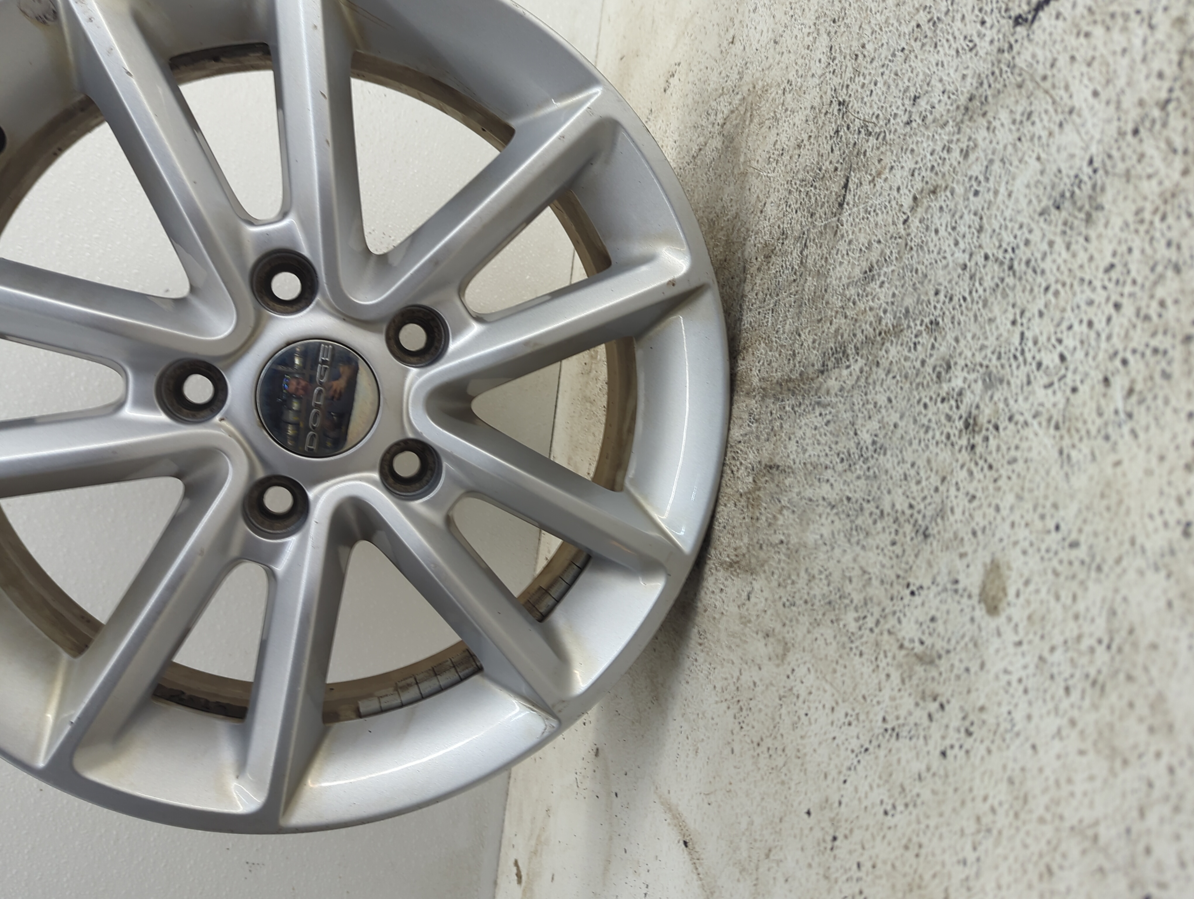 Picture of Dodge Caravan Wheel Rim Oem 1104932