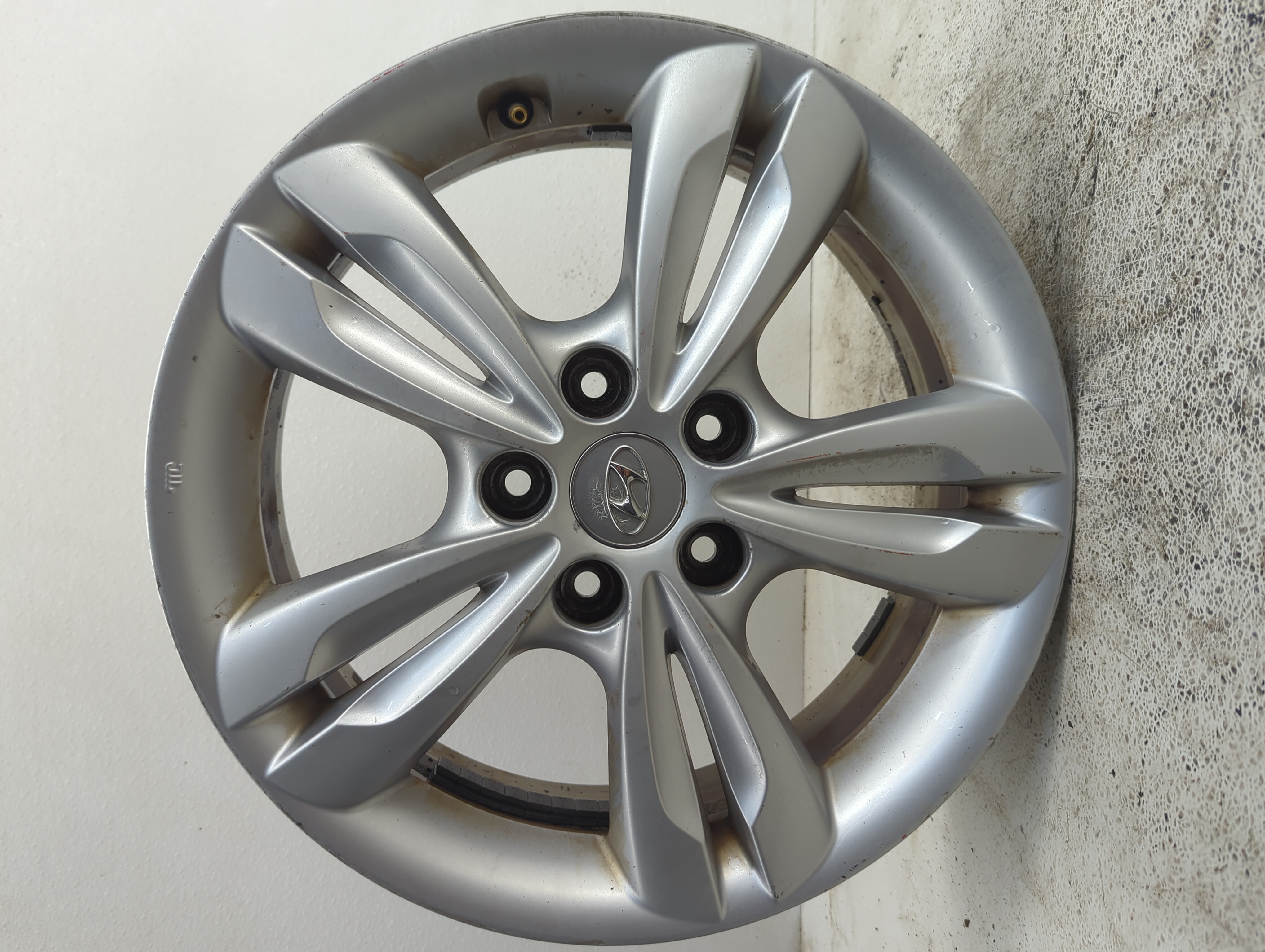 2010-2016 Hyundai Tucson Wheel Rim Oem 1105368 - Oemusedautoparts1.com