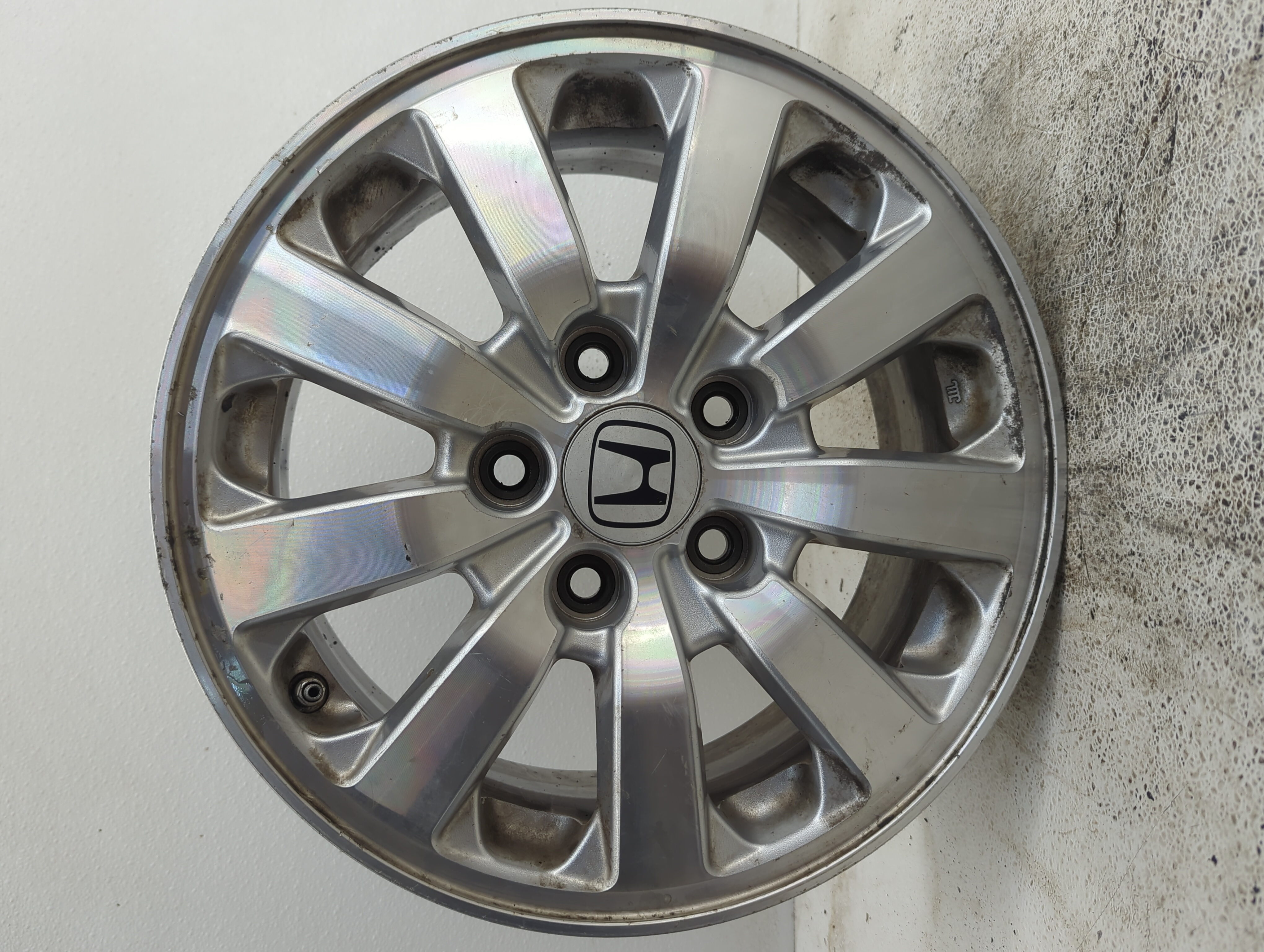 Picture of 2008-2010 Honda Odyssey Wheel Rim Oem 1105369