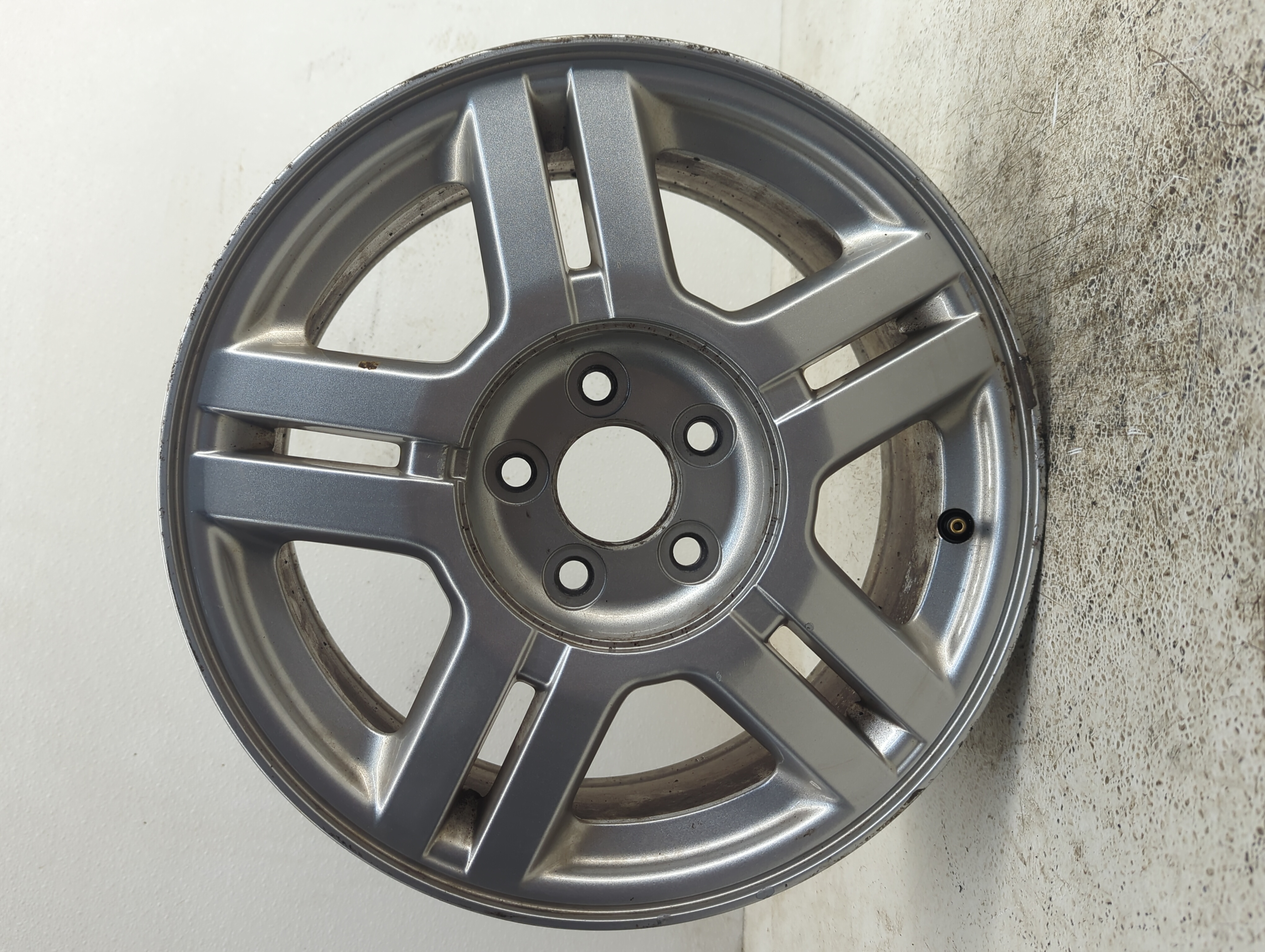 Picture of 2001-2003 Ford Windstar Wheel Rim Oem 1107519