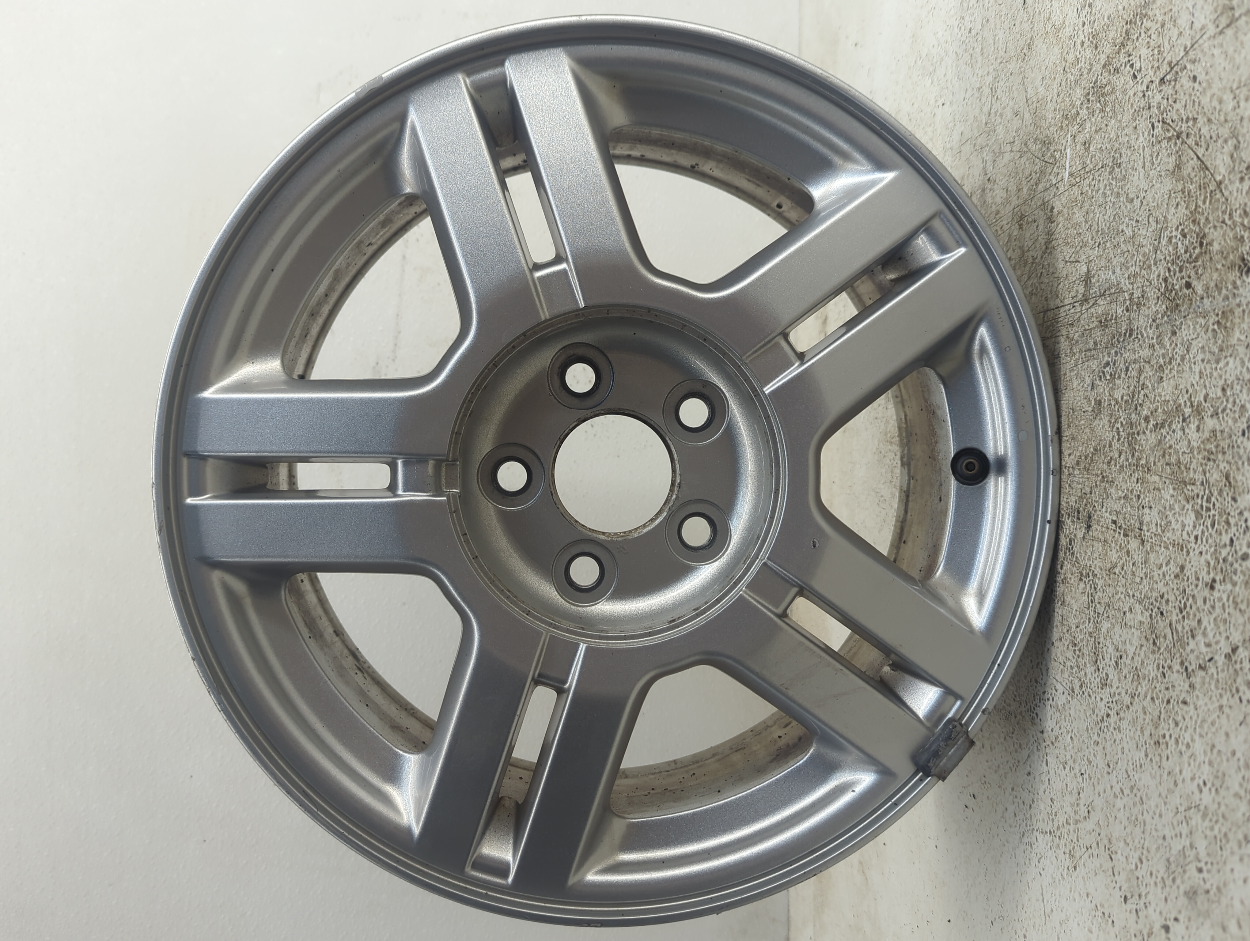 Picture of 2001-2003 Ford Windstar Wheel Rim Oem 1107520