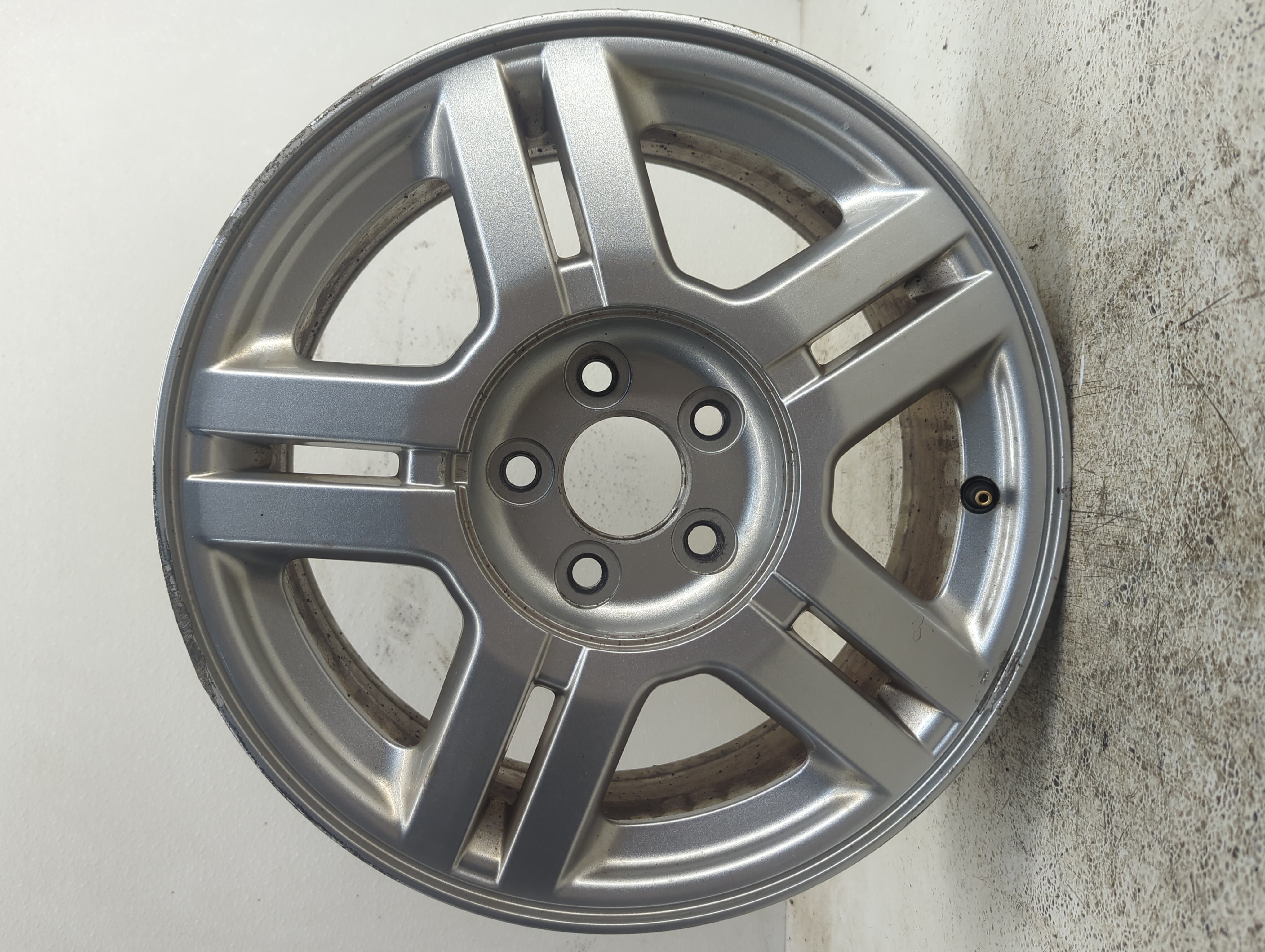 Picture of 2001-2003 Ford Windstar Wheel Rim Oem 1107521
