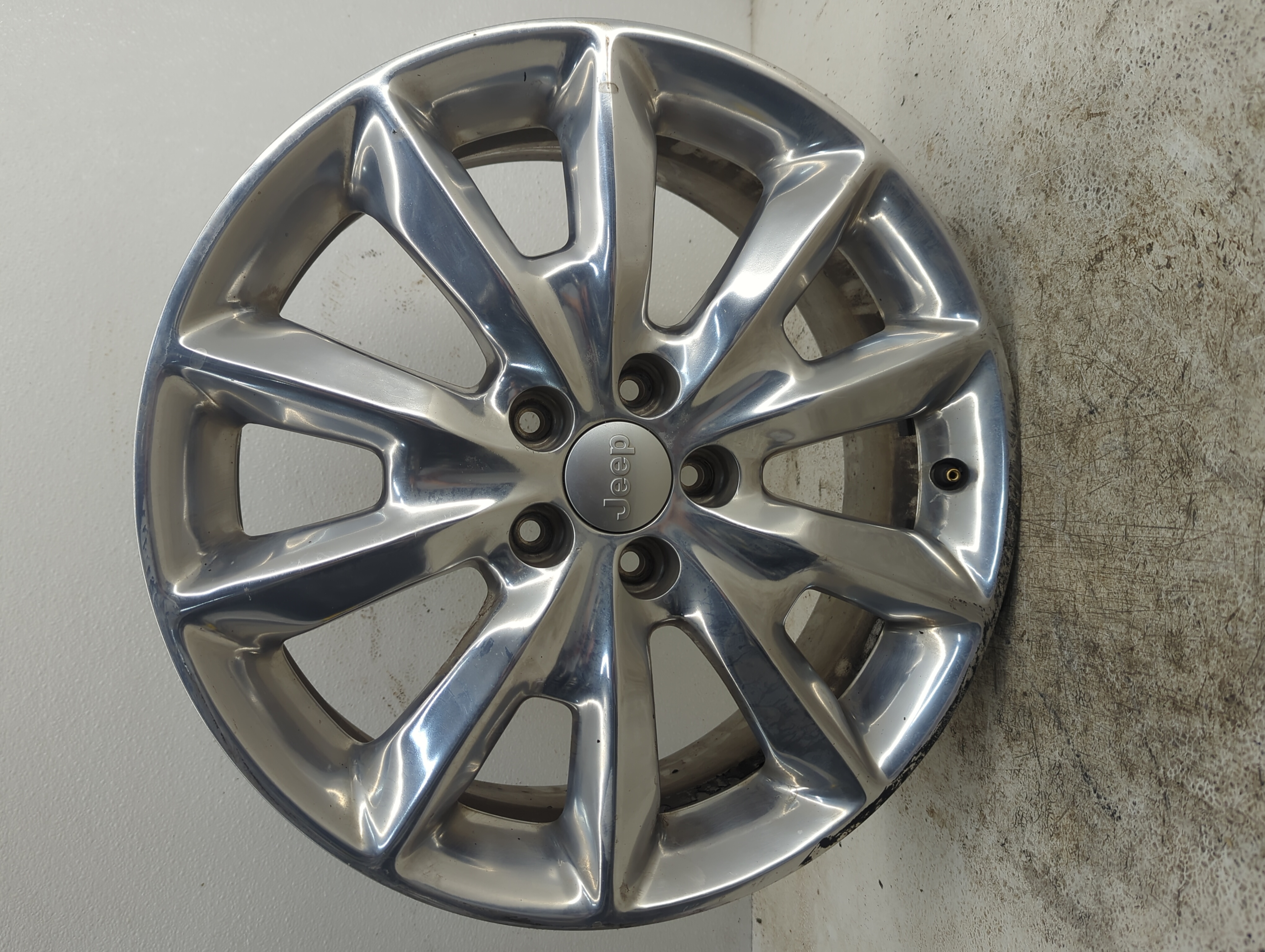 Picture of 2014-2018 Jeep Cherokee Wheel Rim Oem 1108004