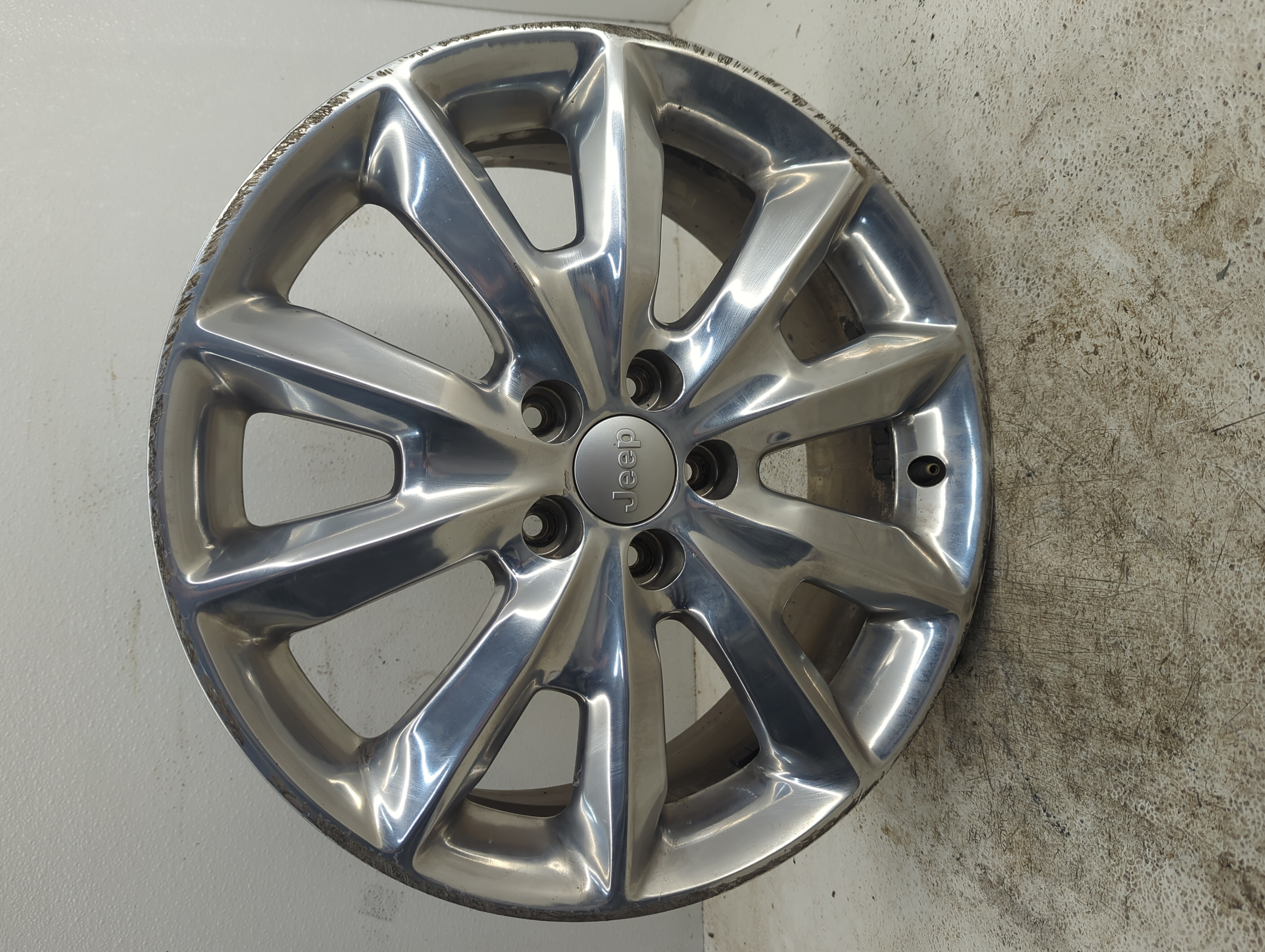 Picture of 2014-2018 Jeep Cherokee Wheel Rim Oem 1108009